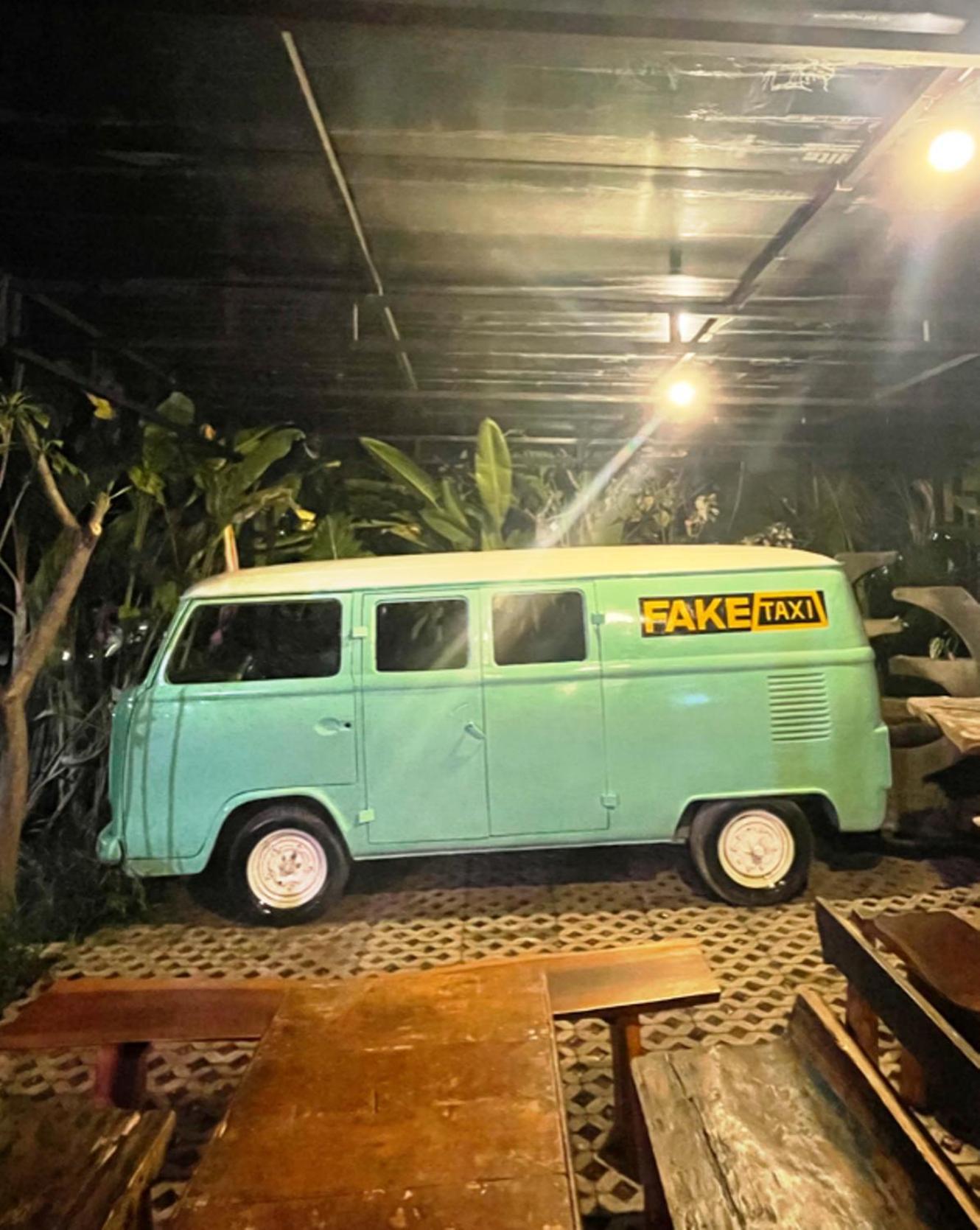 Da Housetel Kuta Hostel *