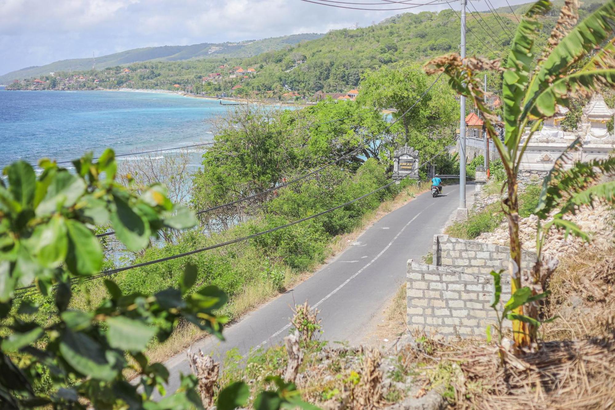 Manta With Sea View