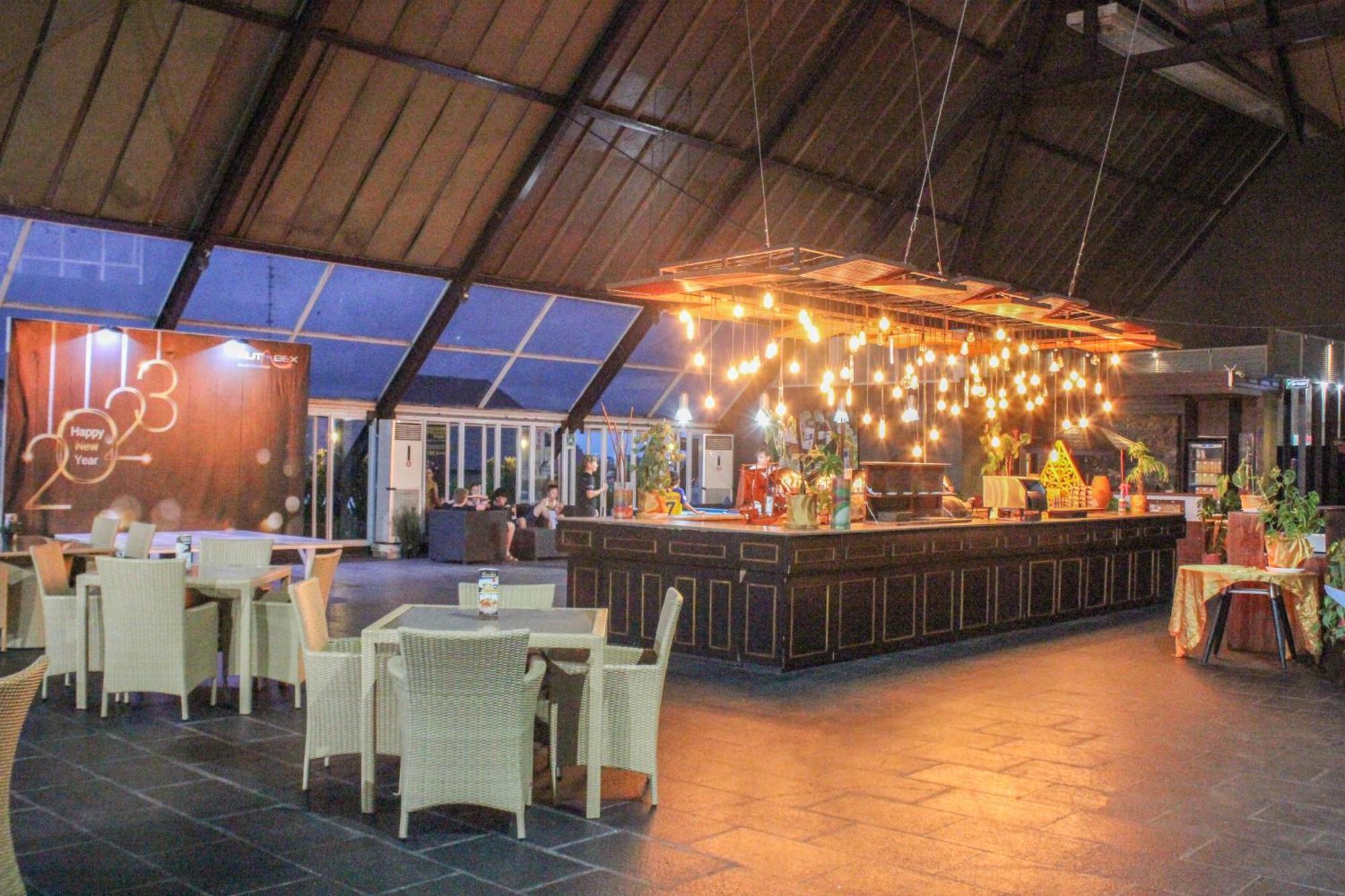 Kutabex Beachfront Hotel 3* Kuta (Bali)