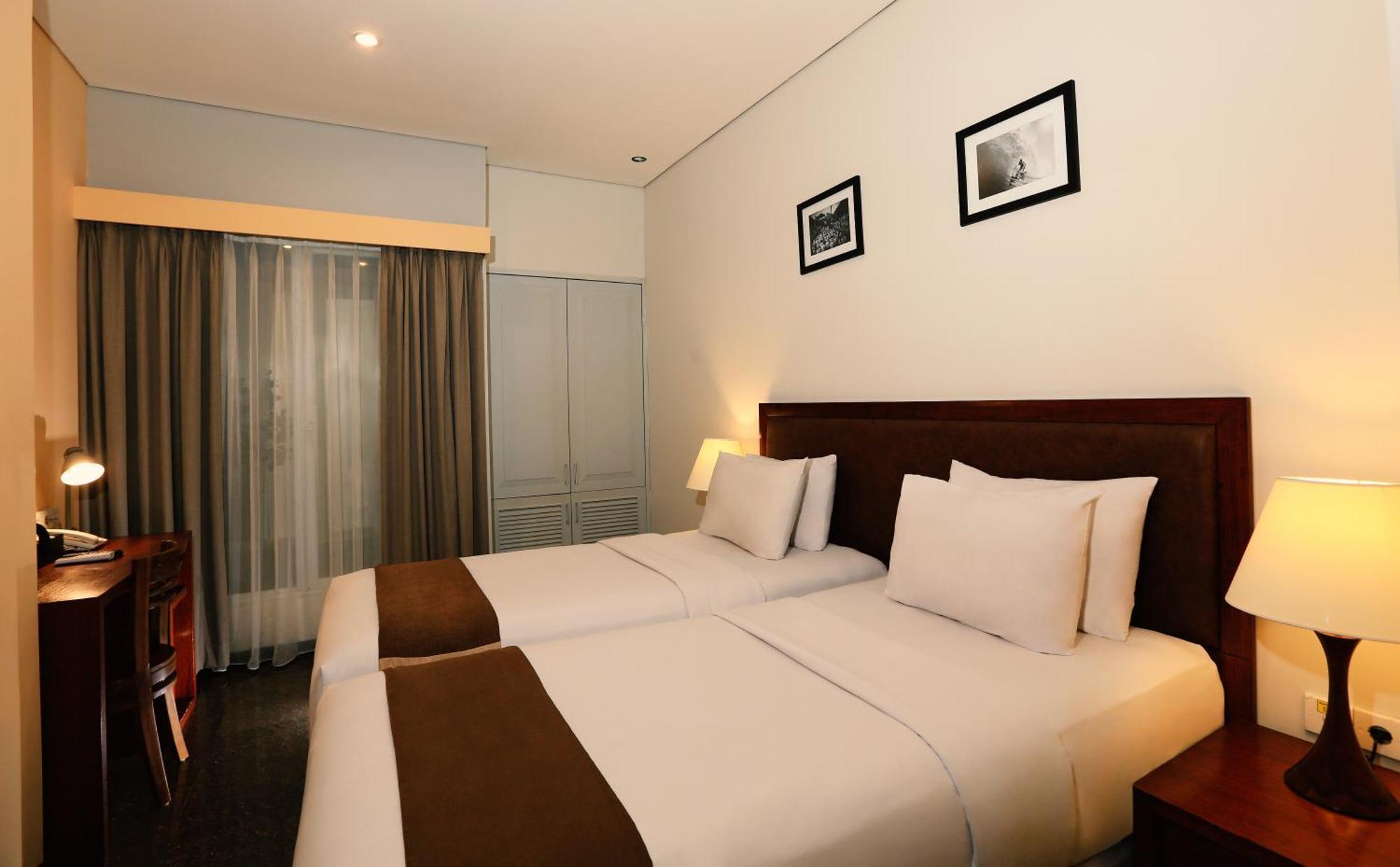 Kutabex Beachfront Hotel Hotel 3*