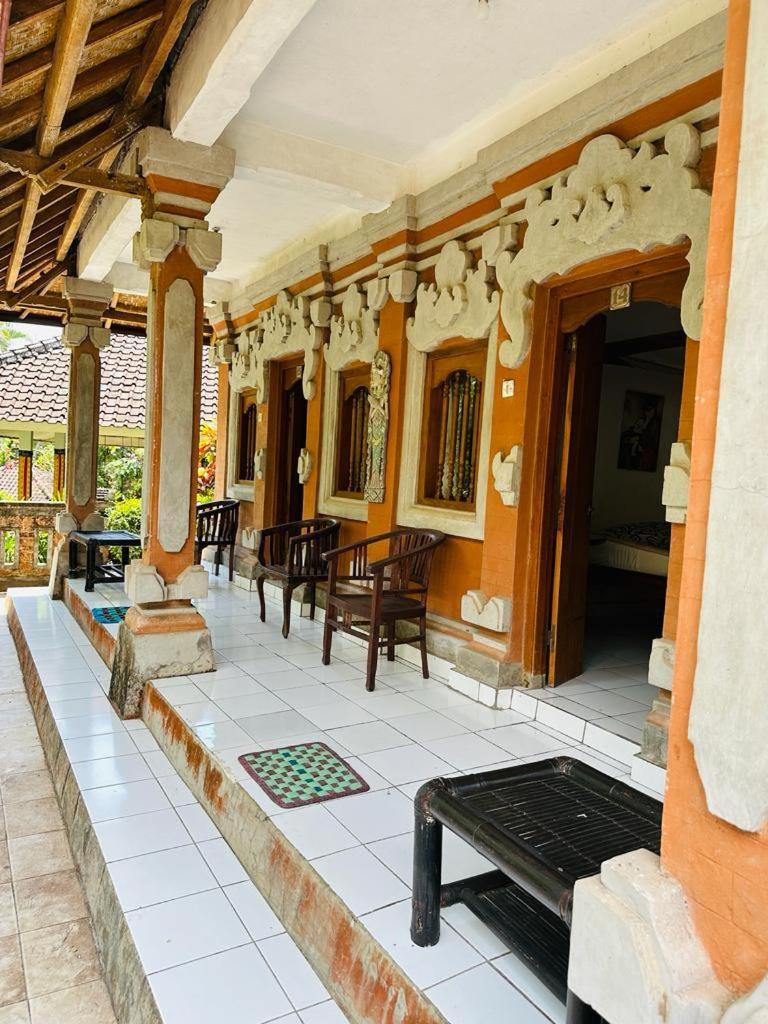 Wisata Grya Sari Banjar (Bali)