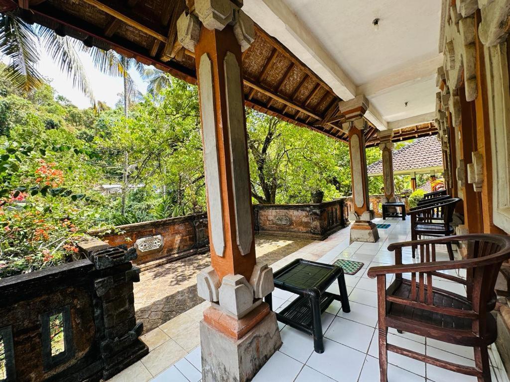 Wisata Grya Sari Banjar (Bali)