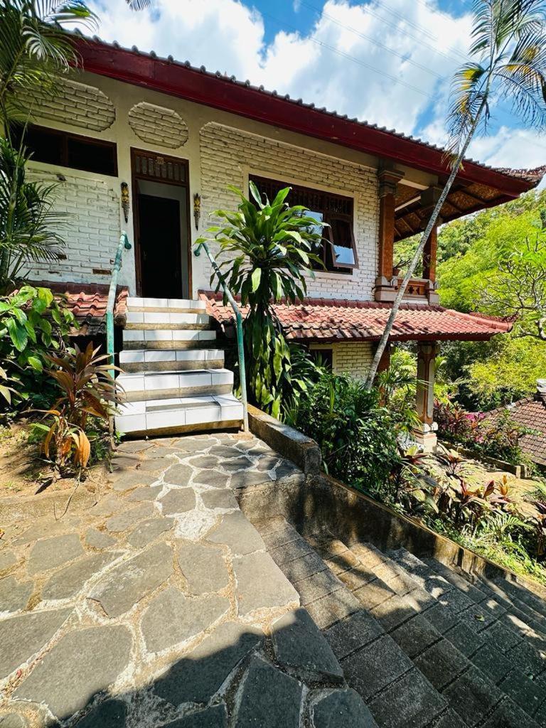 Wisata Grya Sari Guest house Banjar (Bali)