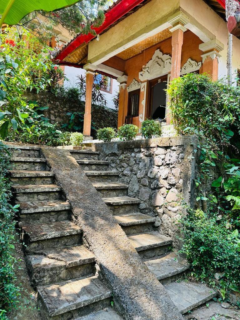 Guest house Wisata Grya Sari Banjar (Bali)