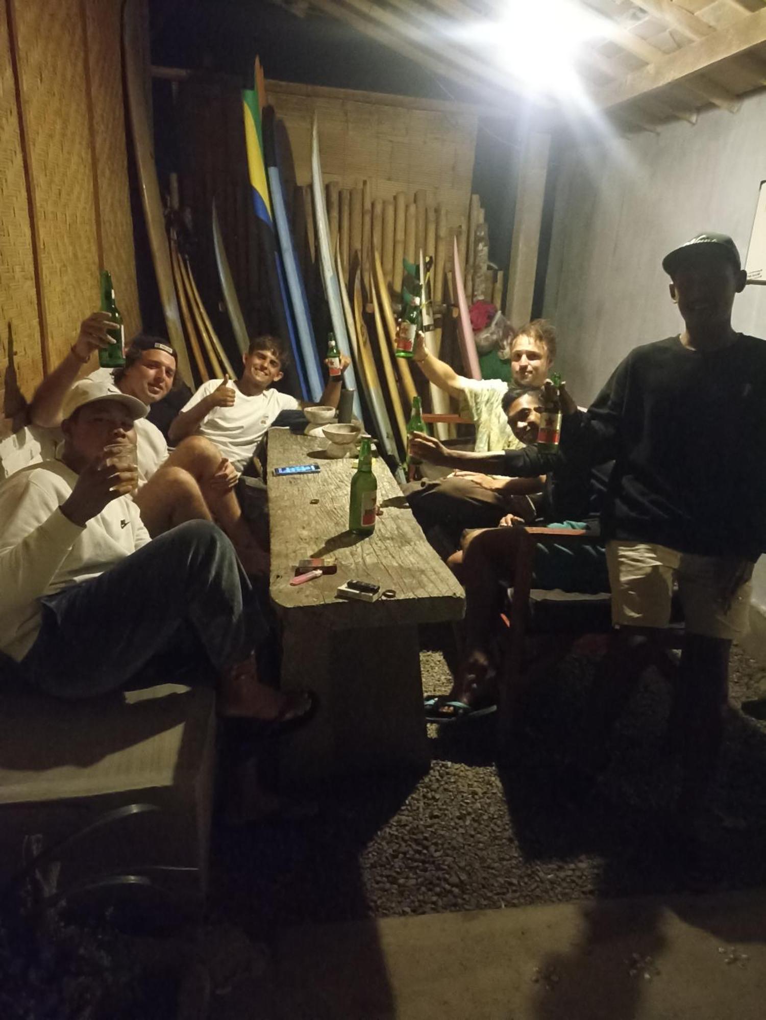 Ayolah Surf House &surf Camp Homestay *