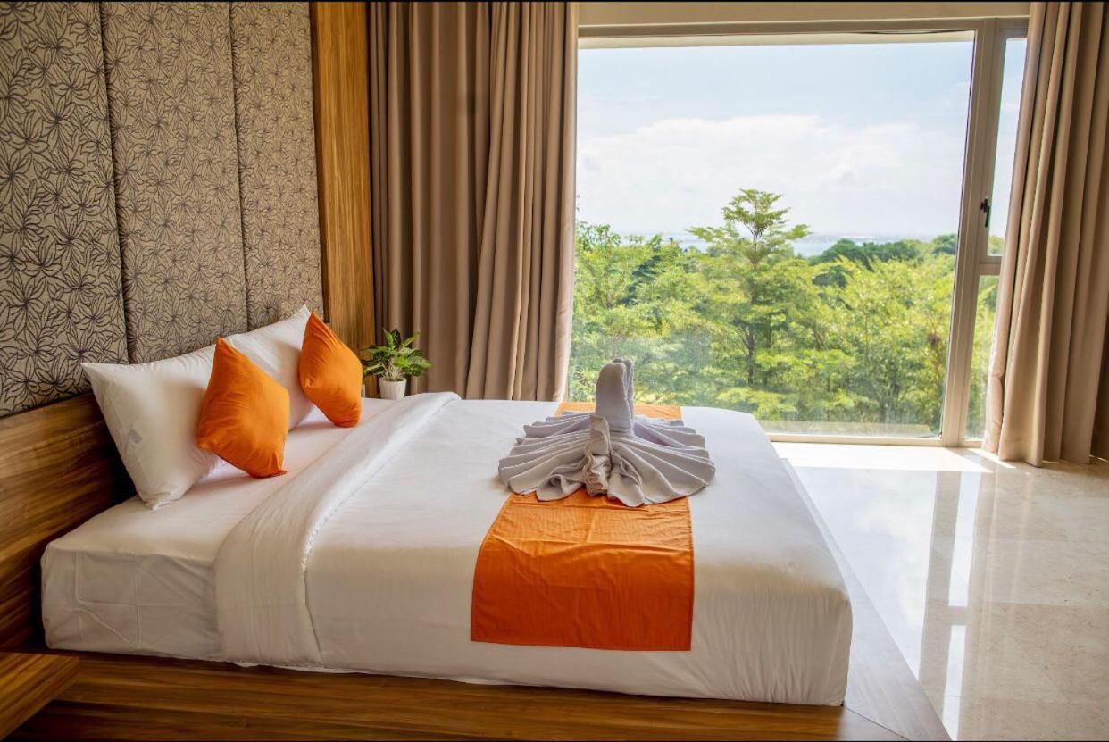 Luxury At Ayana Residences Apartemen *