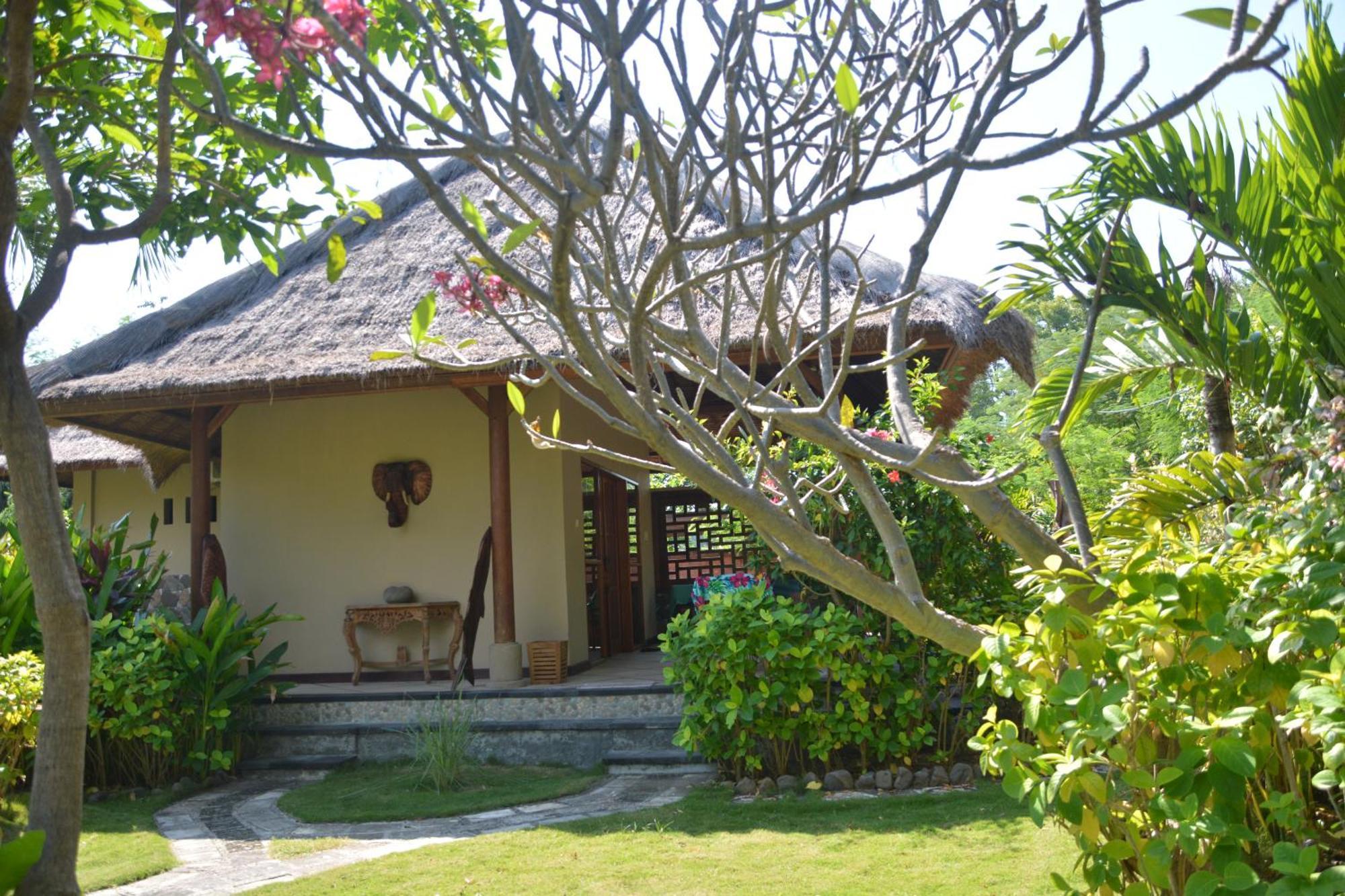 Taman liburan Sunia Loka Bungalows&dive Center Pemuteran (Bali)