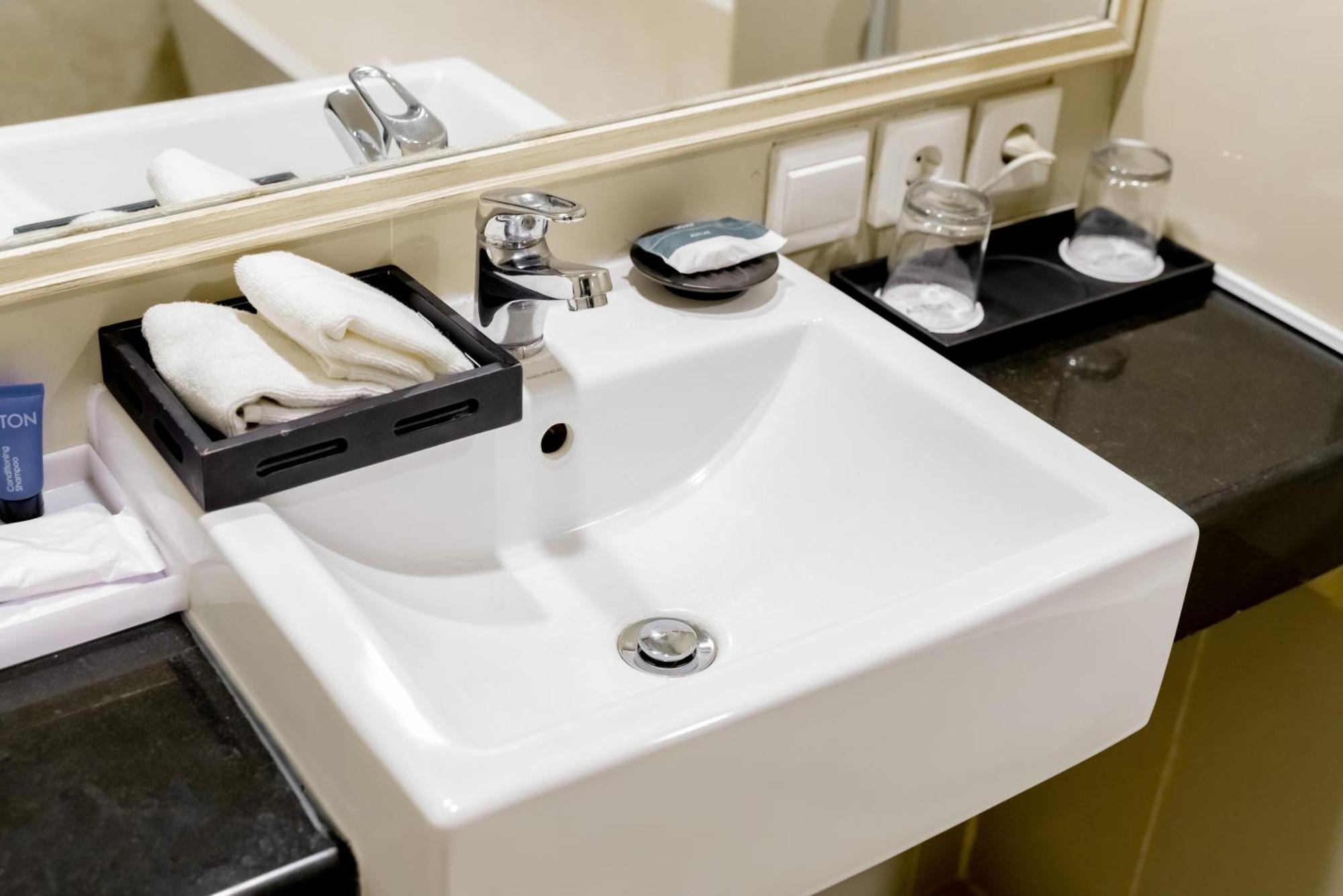 Hotel Aston & Convention 4*