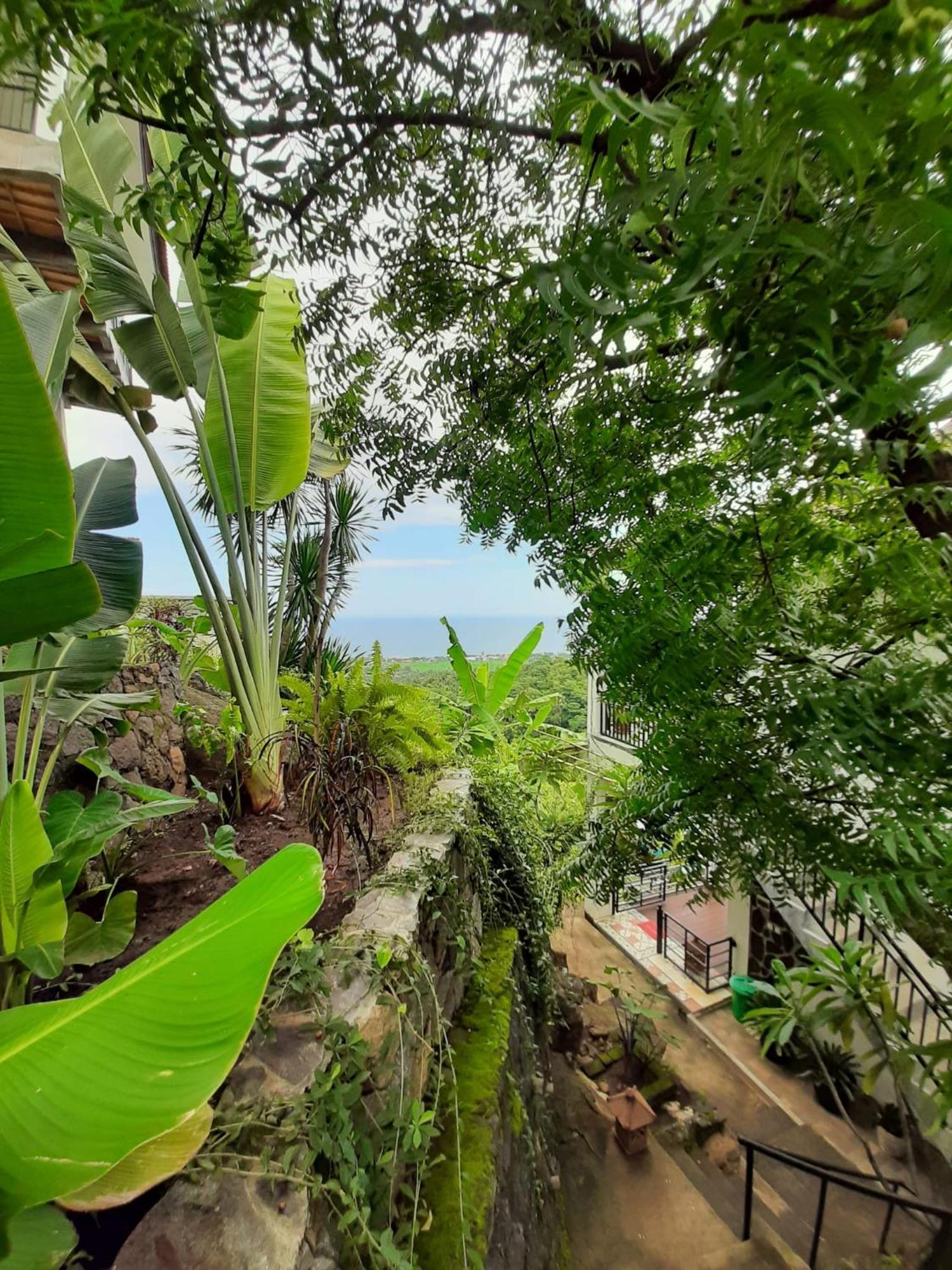 Liri - Ocean, Hills, Valley View Villa