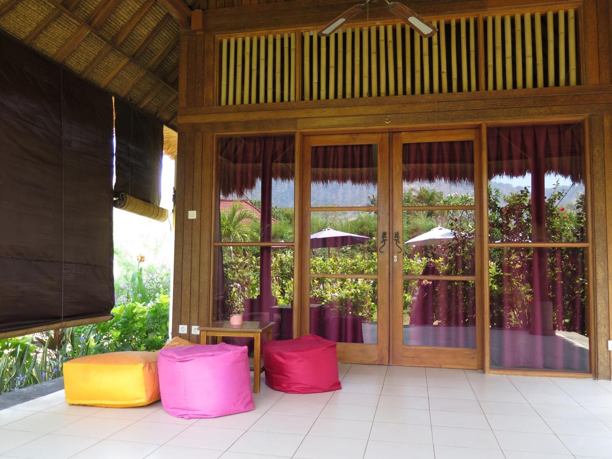 Taman liburan Sunia Loka Bungalows&dive Center