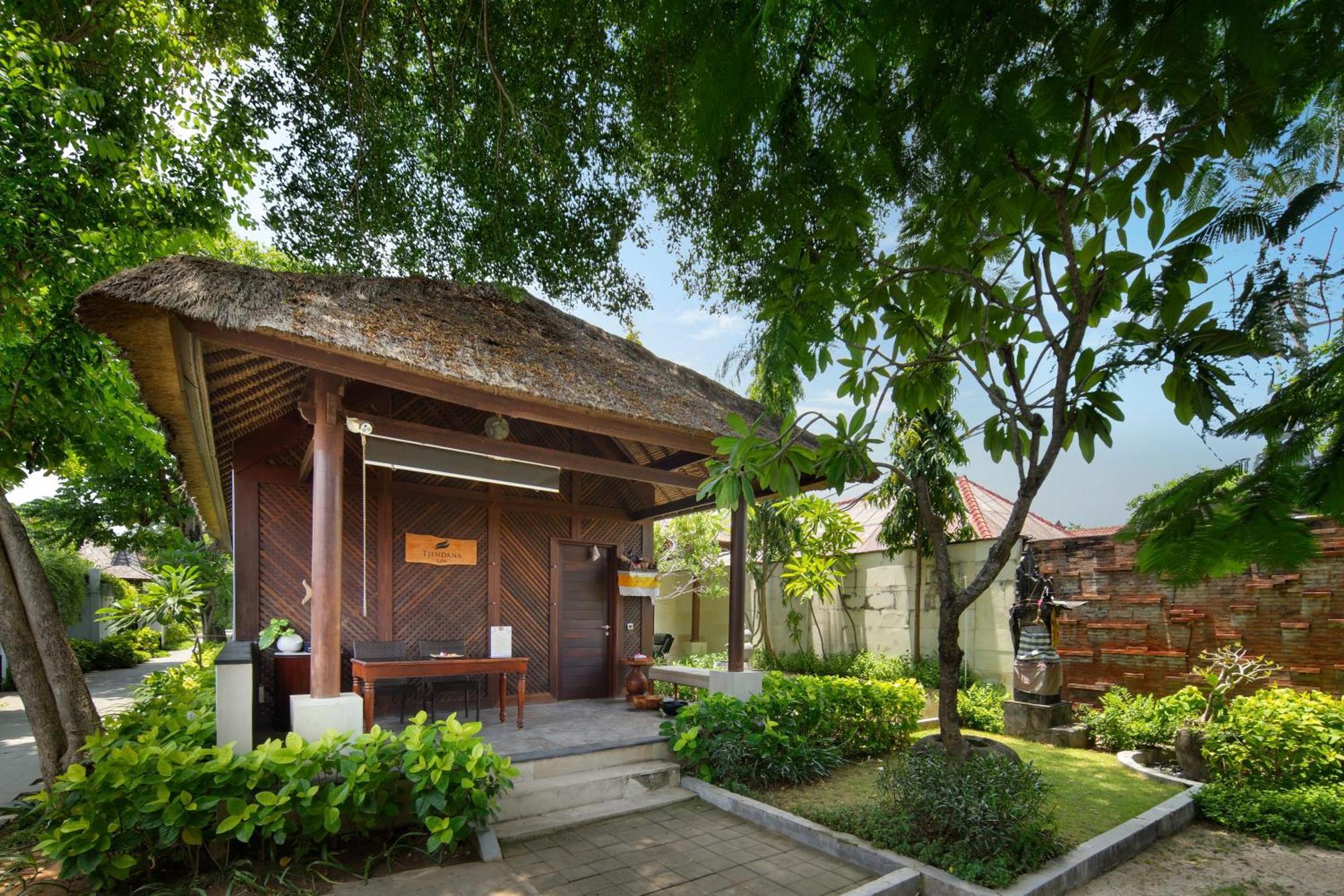 Lembongan Club & Resort