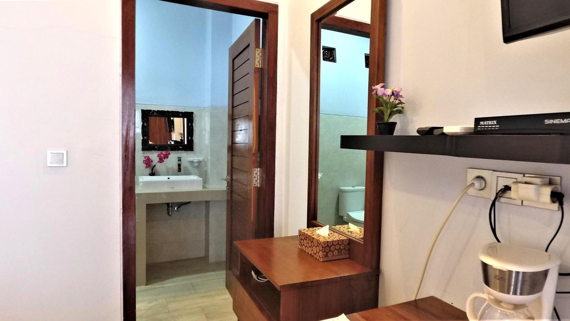 Hotel Pradana Beach Luxury Batununggul