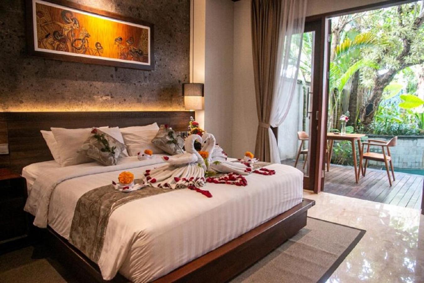 Djabu Seminyak Hotel 4*