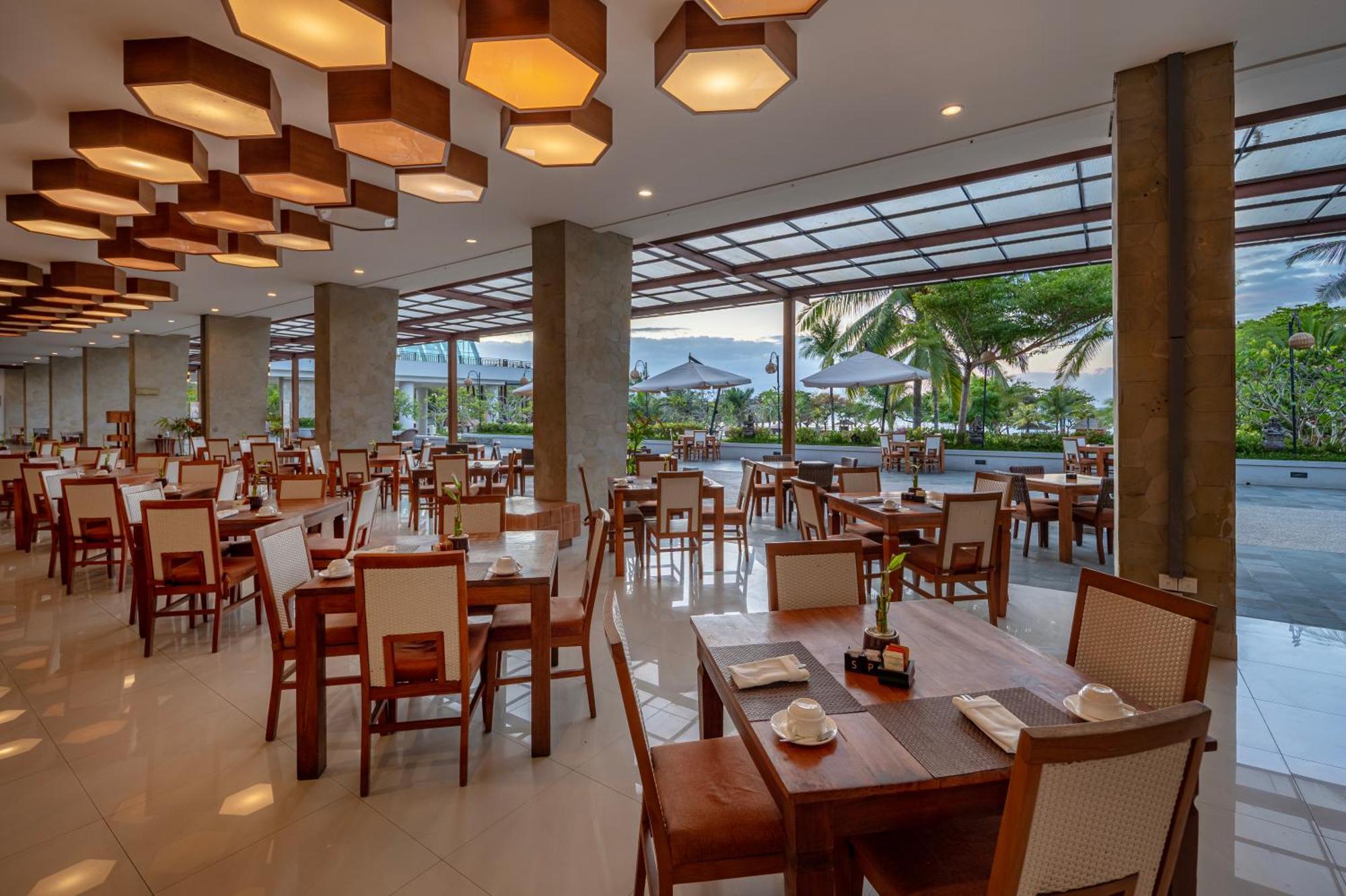 Resort Merusaka Nusa Dua 5*
