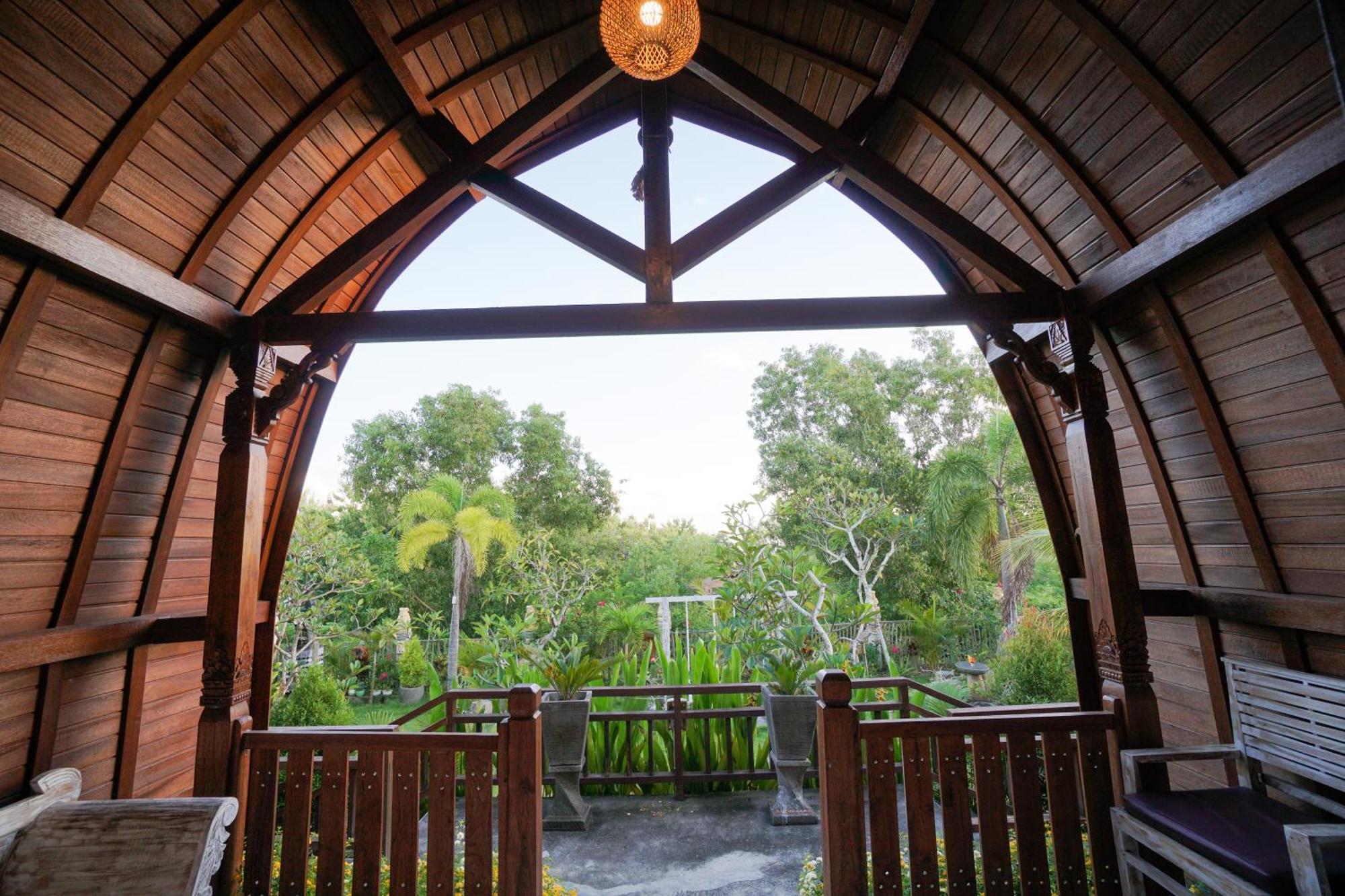 Innora Jungle And Batununggul