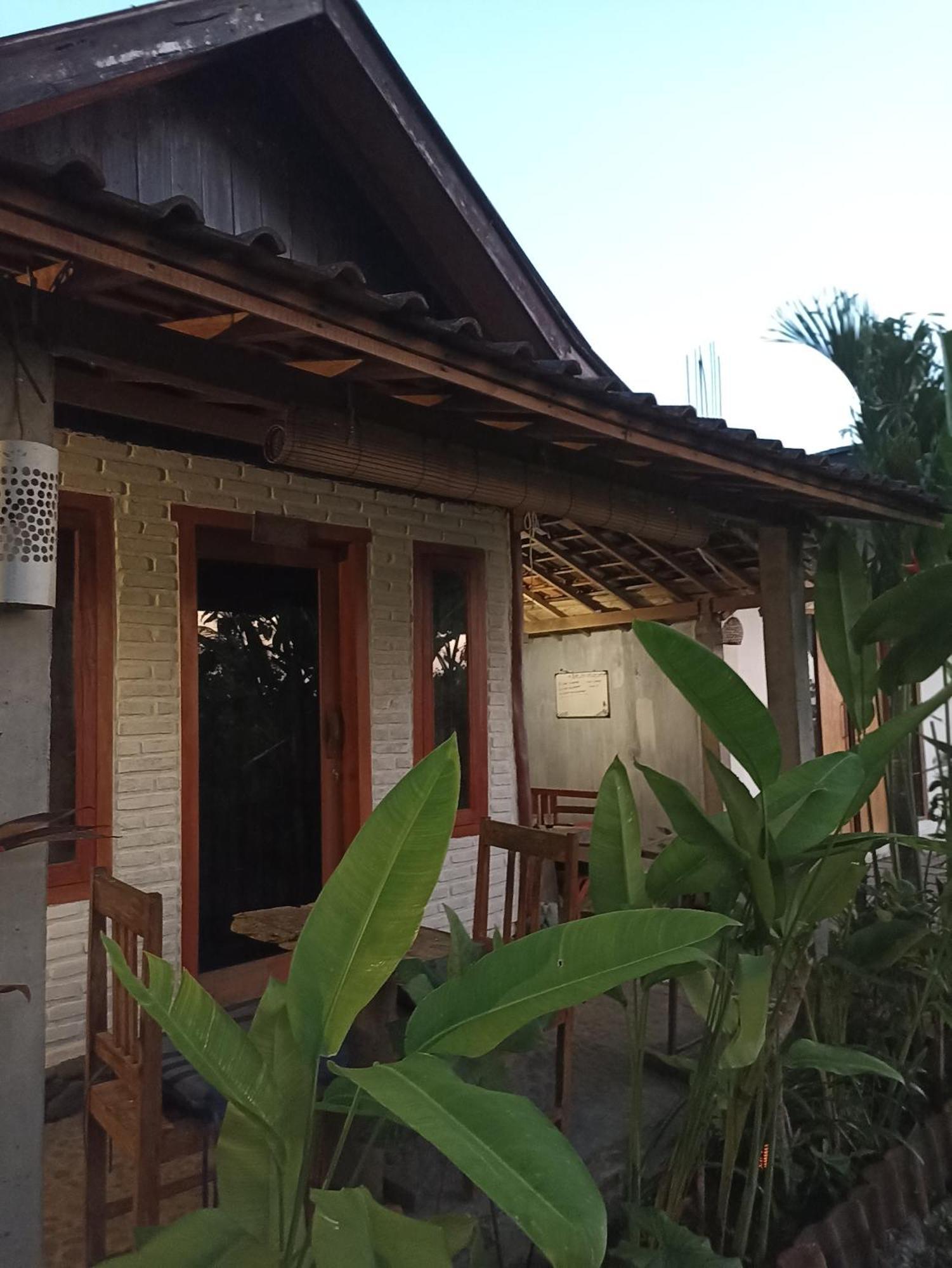Ayolah Surf House &surf Camp Homestay *