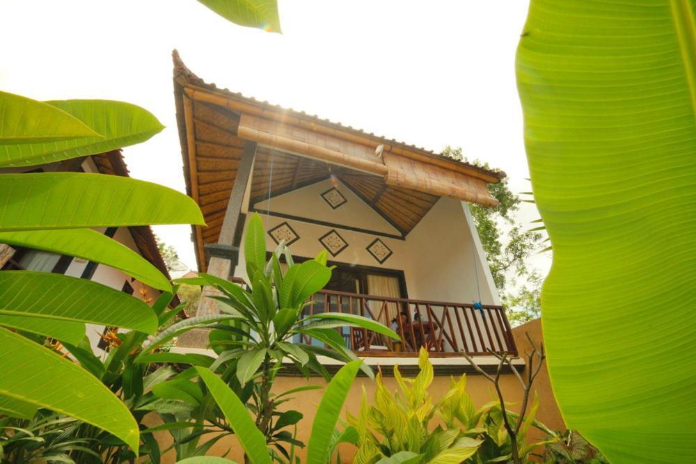 Warung Ary & Bed & Breakfast *