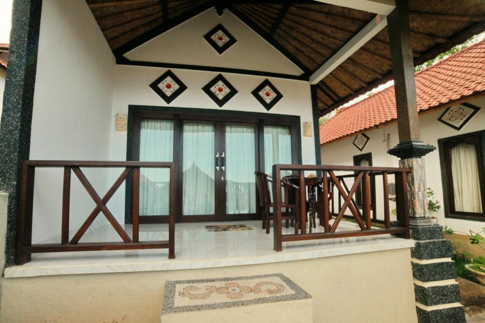 Bed & Breakfast Warung Ary & *