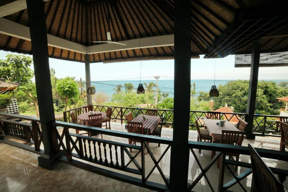 Warung Ary & Bed & Breakfast *