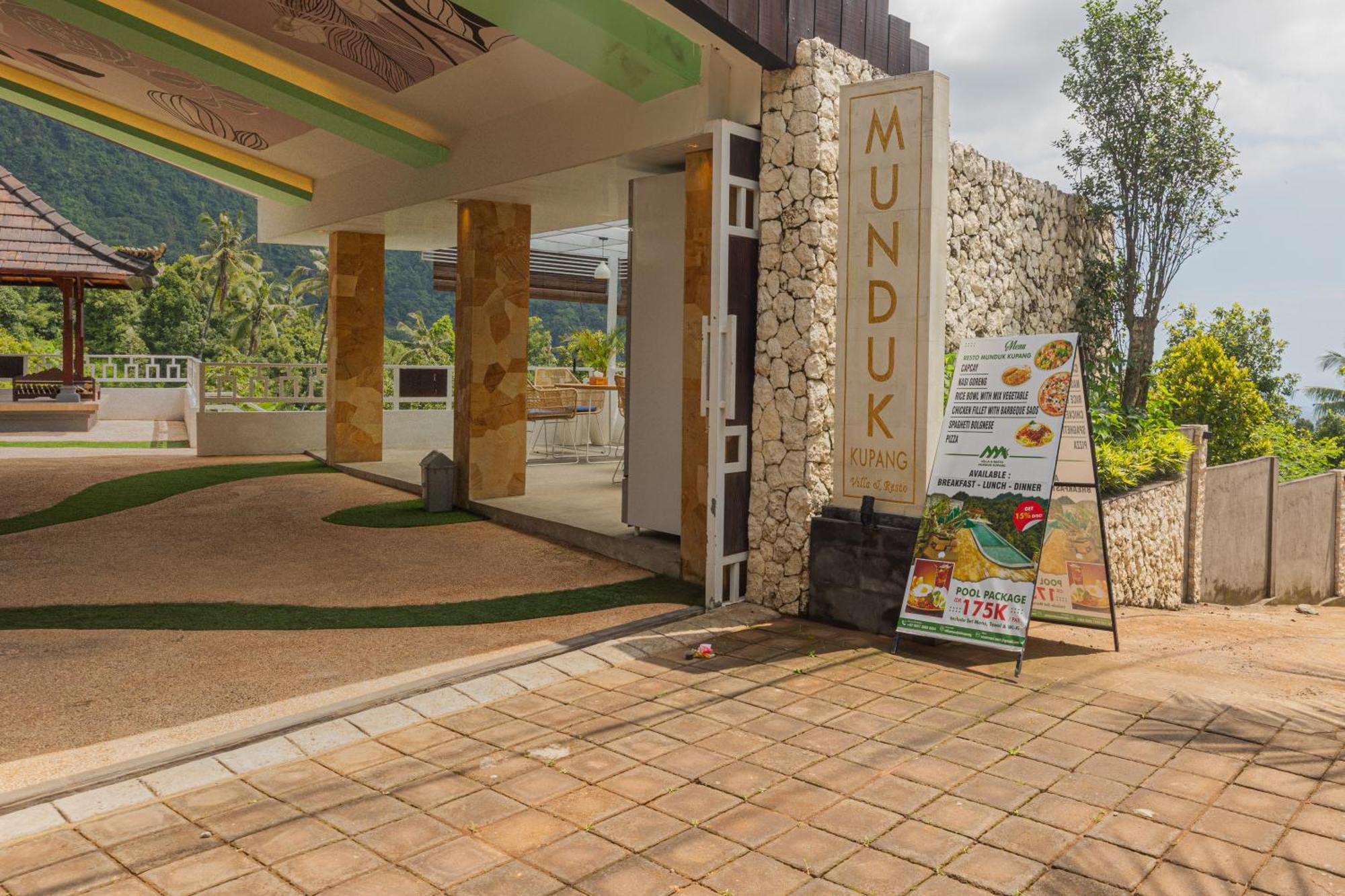 Munduk Kupang Sekumpul Hotel Singaraja (Bali)