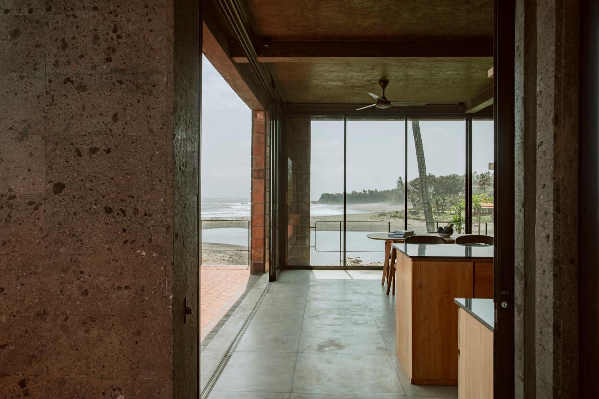 Ultimate Beachfront Cascade * Balian