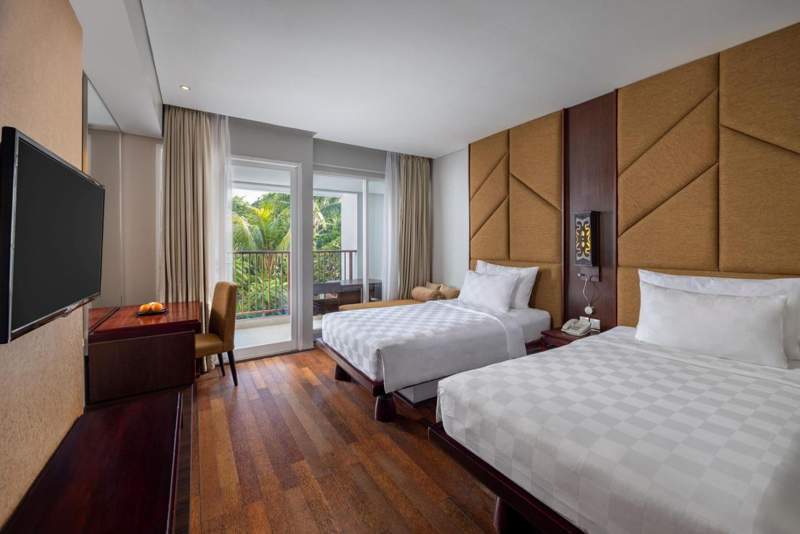 Swiss-belresort Watu Jimbar 4*