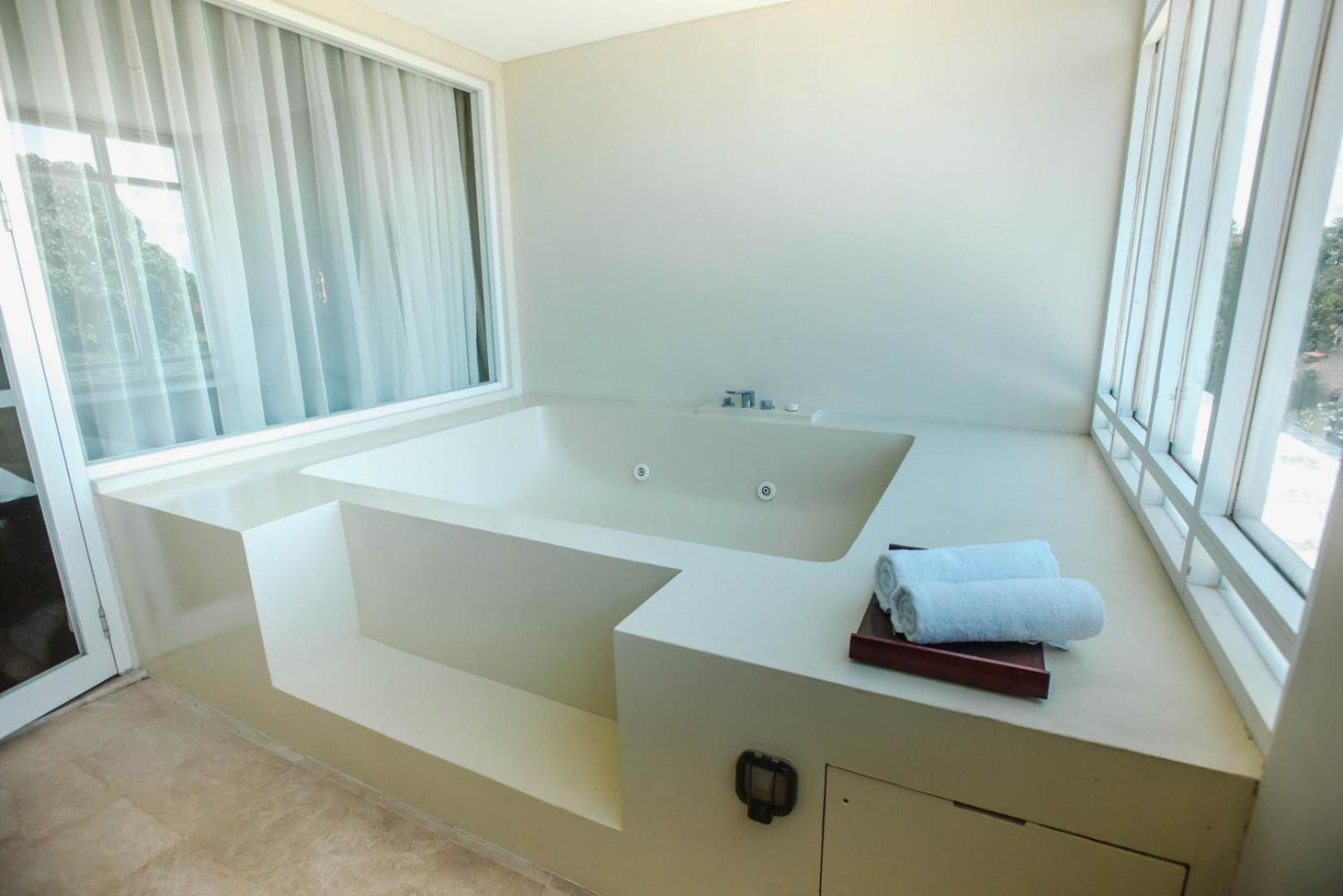 Resor Swiss-belresort Watu Jimbar 4*