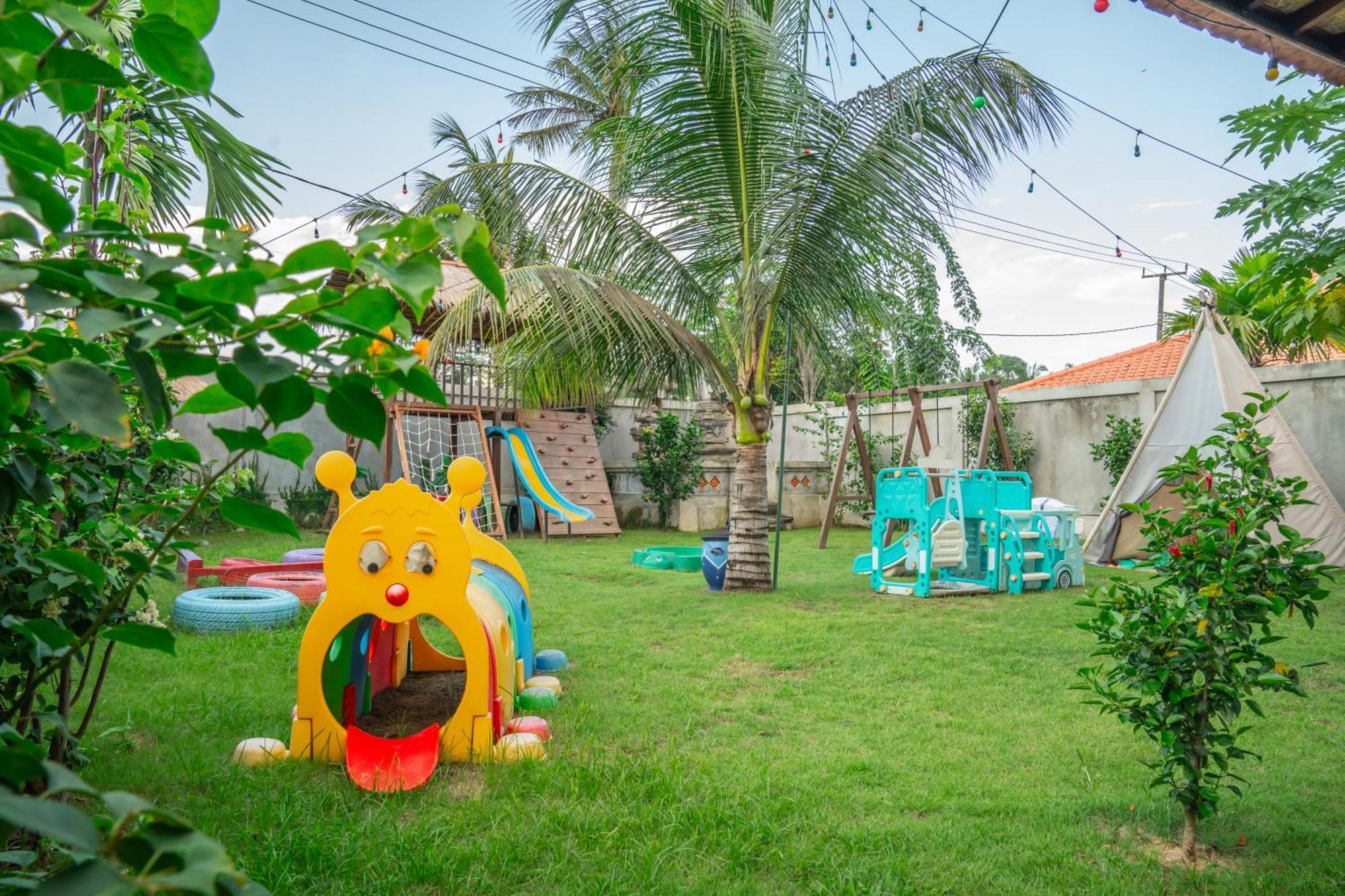 Villa Kampung Uma Dawa And *