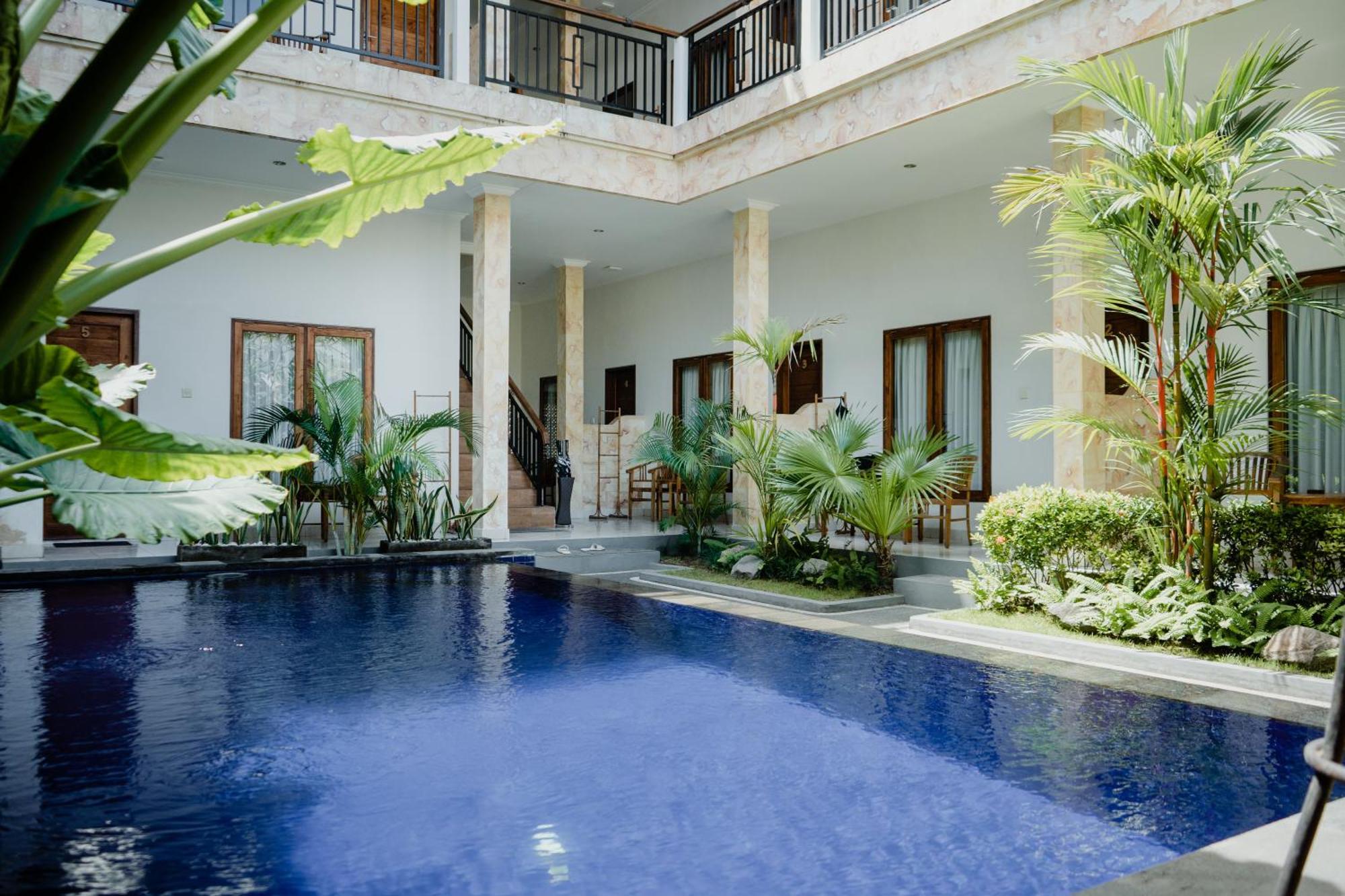 Wisma tamu Kayuma House By Sdm Canggu (Bali)