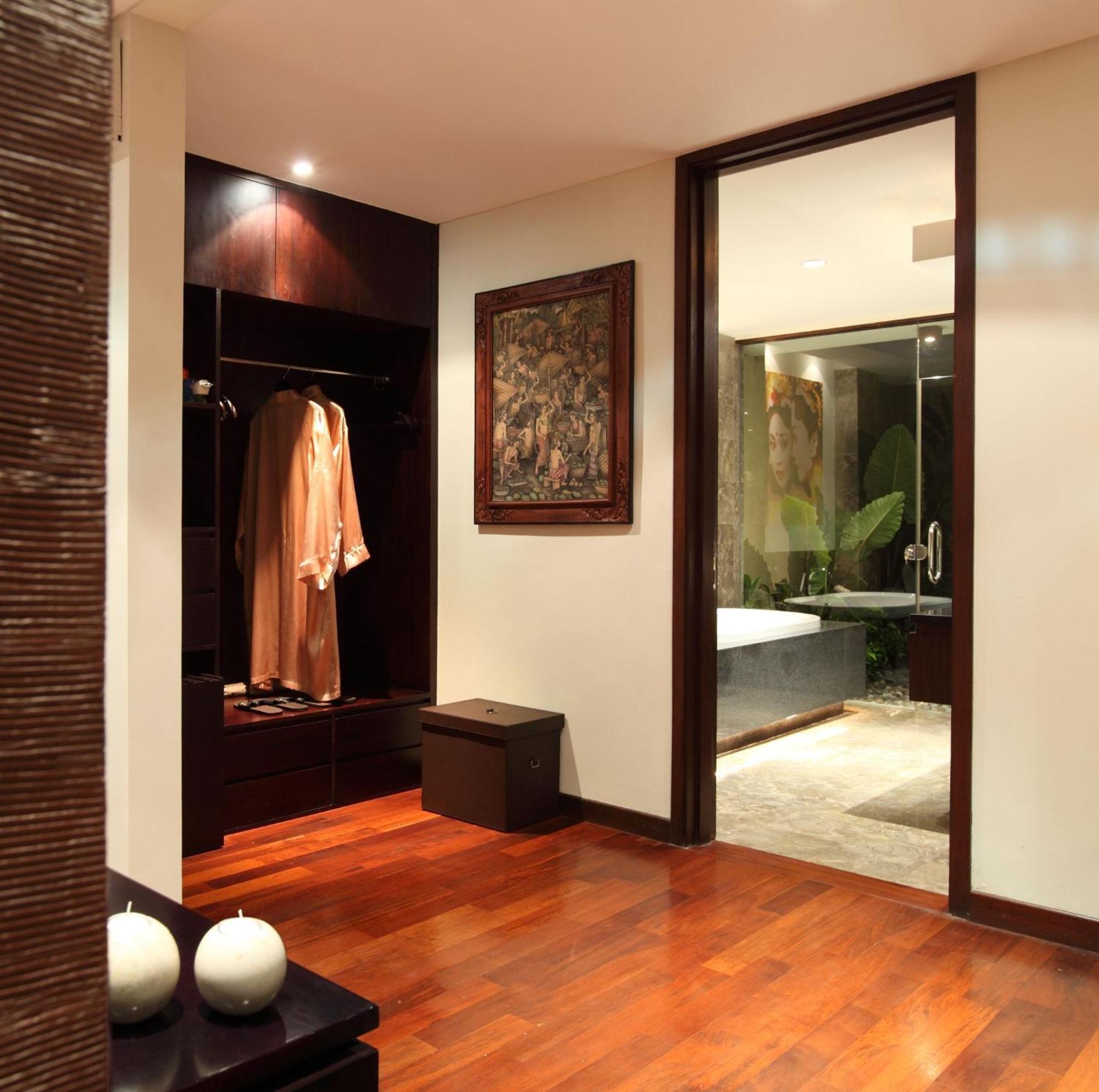 Mahagiri Villa *