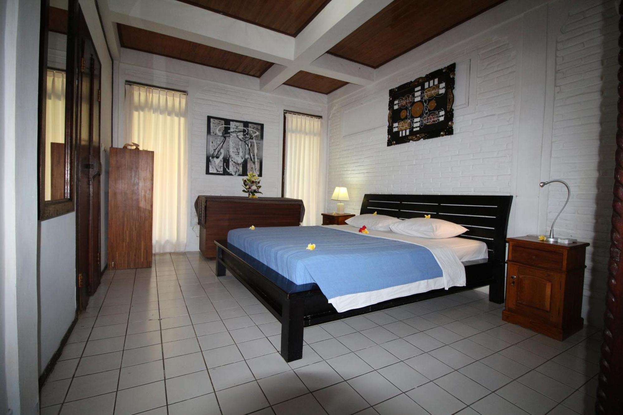 De Puspa Guest house *