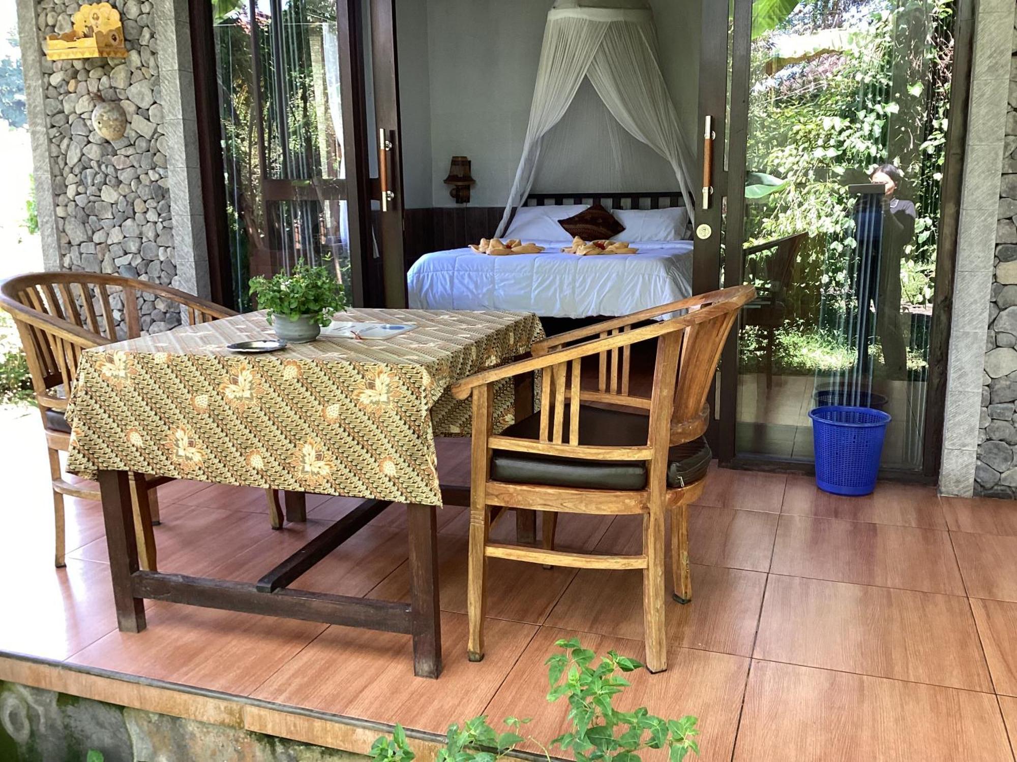 Khrisna Hs And Guest house Sidemen (Bali)