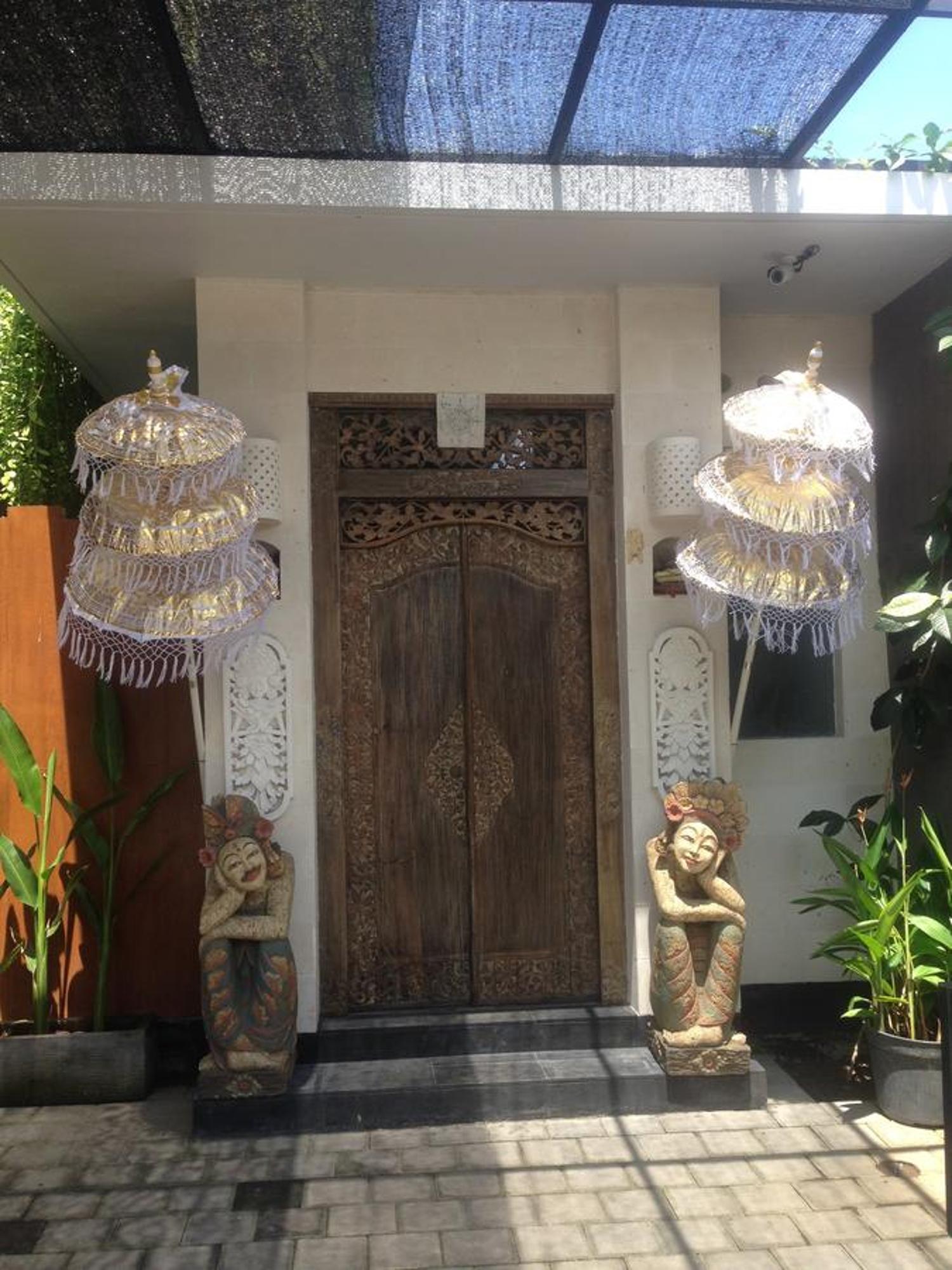 Sutya Wisma tamu Kuta (Bali)