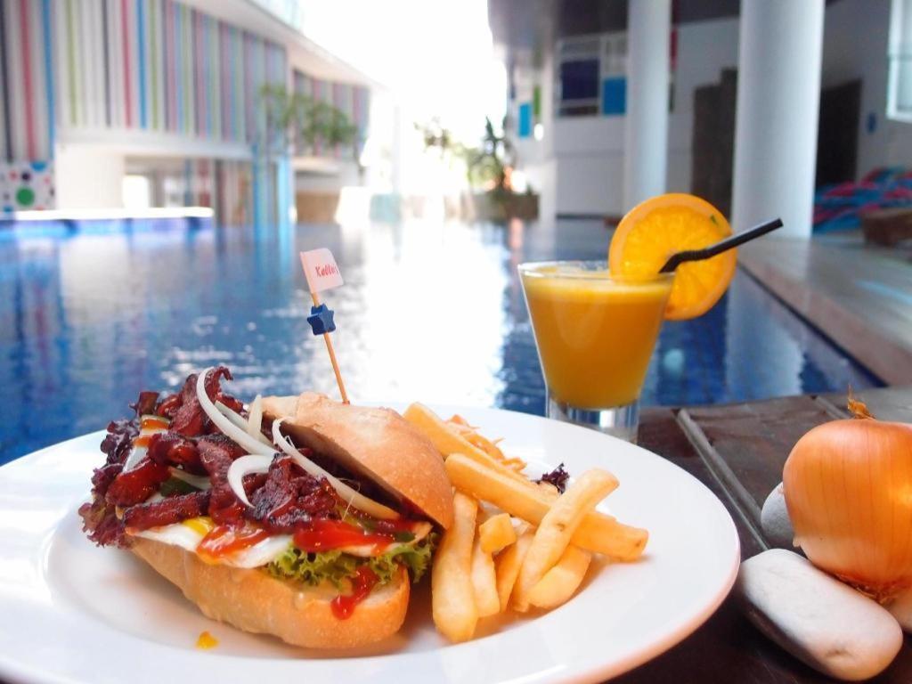 Hotel Berry Glee Thematic 4*