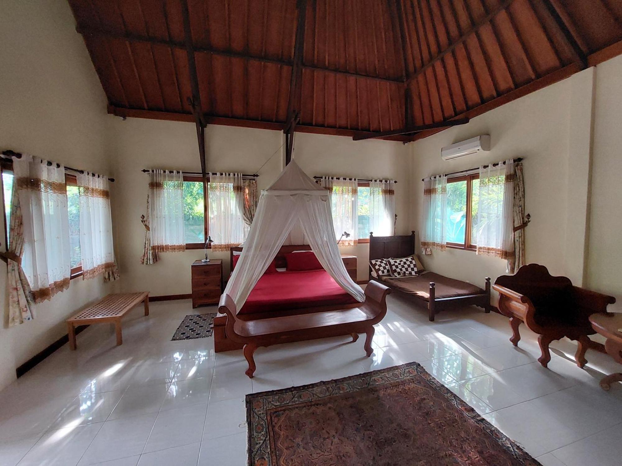 Wisma tamu Hibiscus House Bali