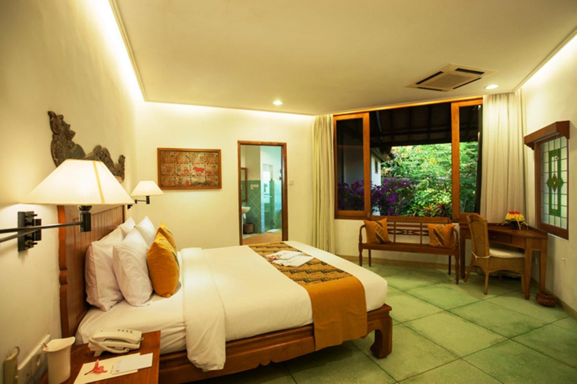 Tandjung Sari Resort 4*