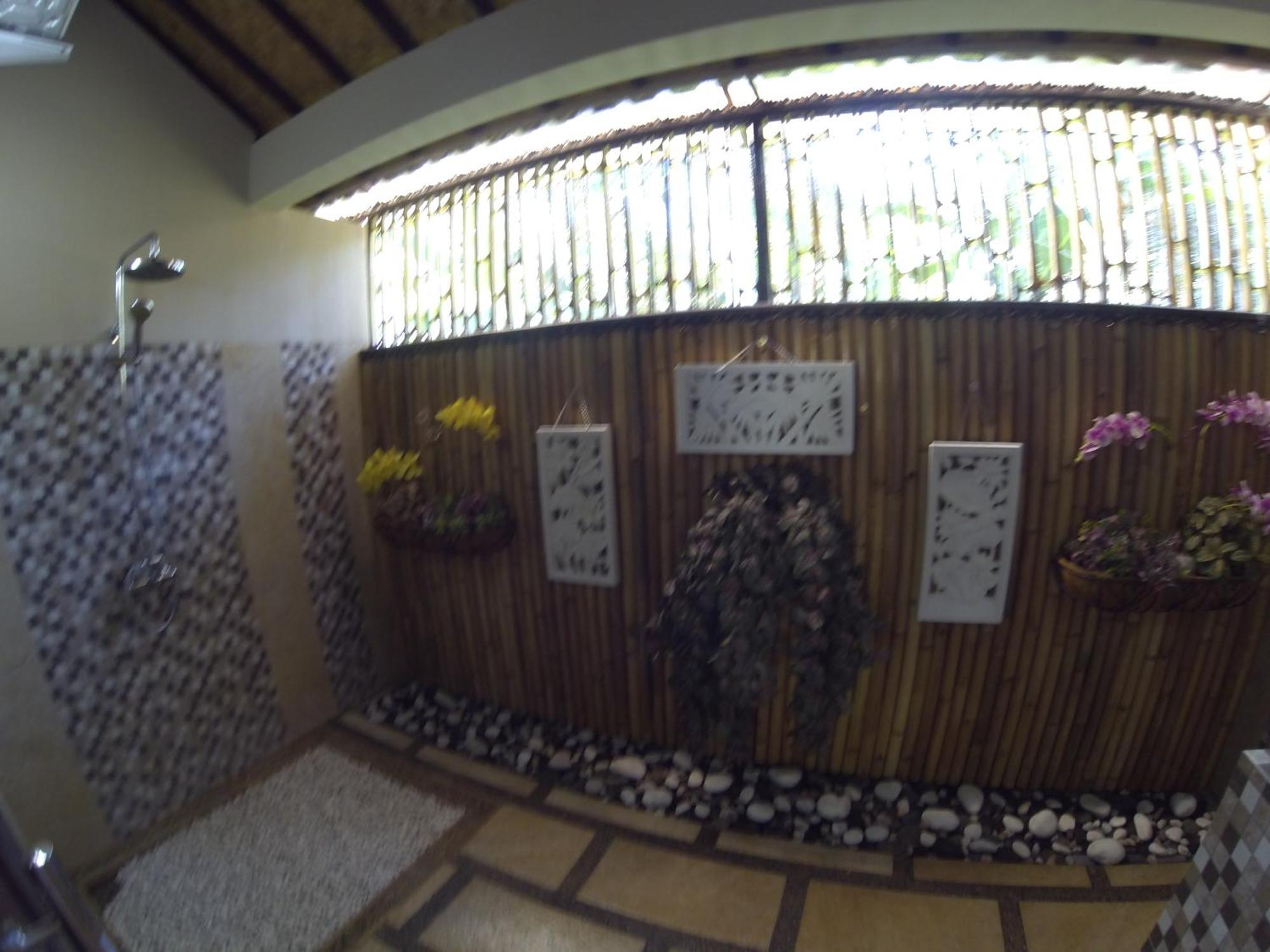 Gusmania * Candi Dasa (Bali)