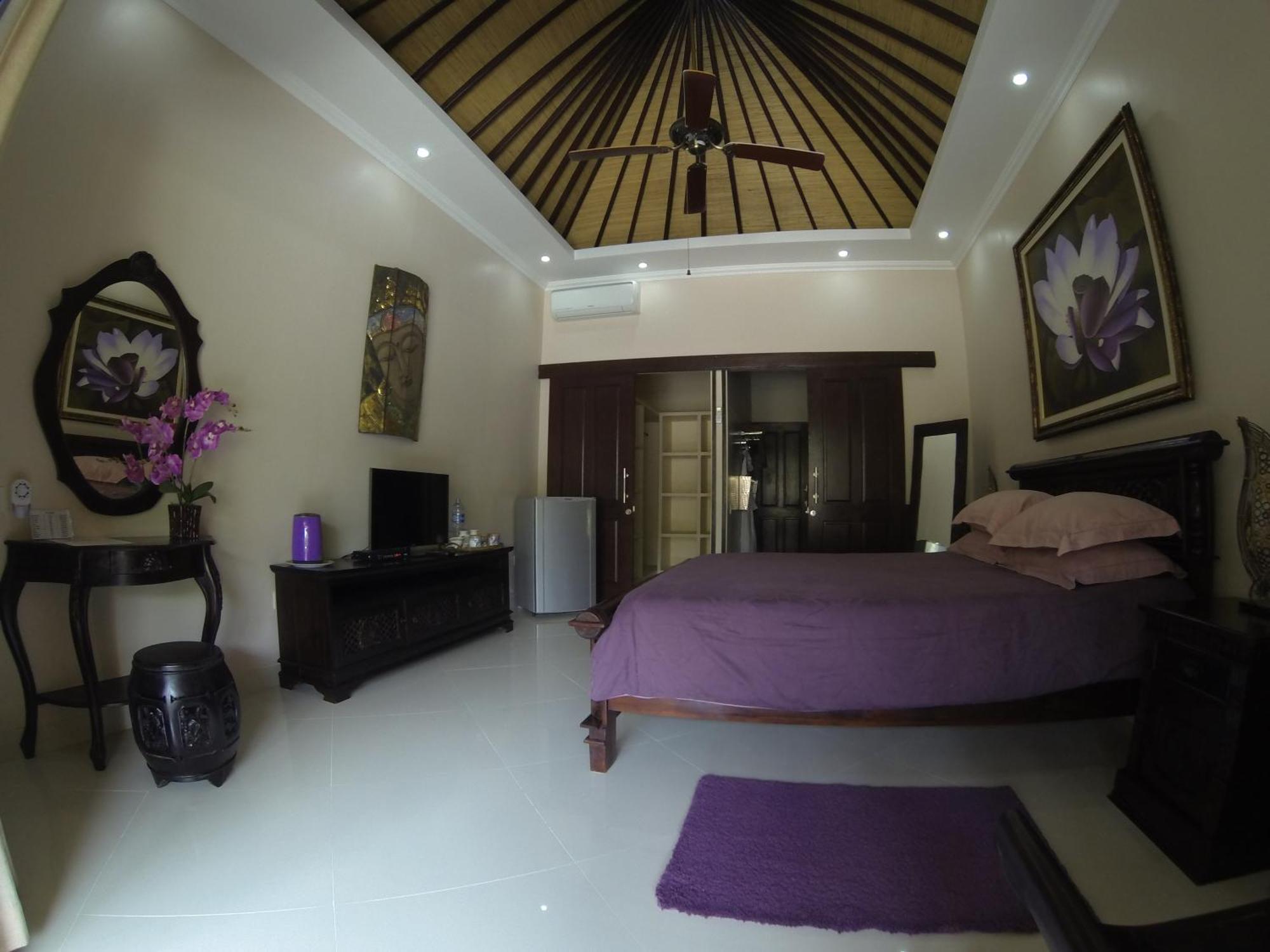 Gusmania Villa *
