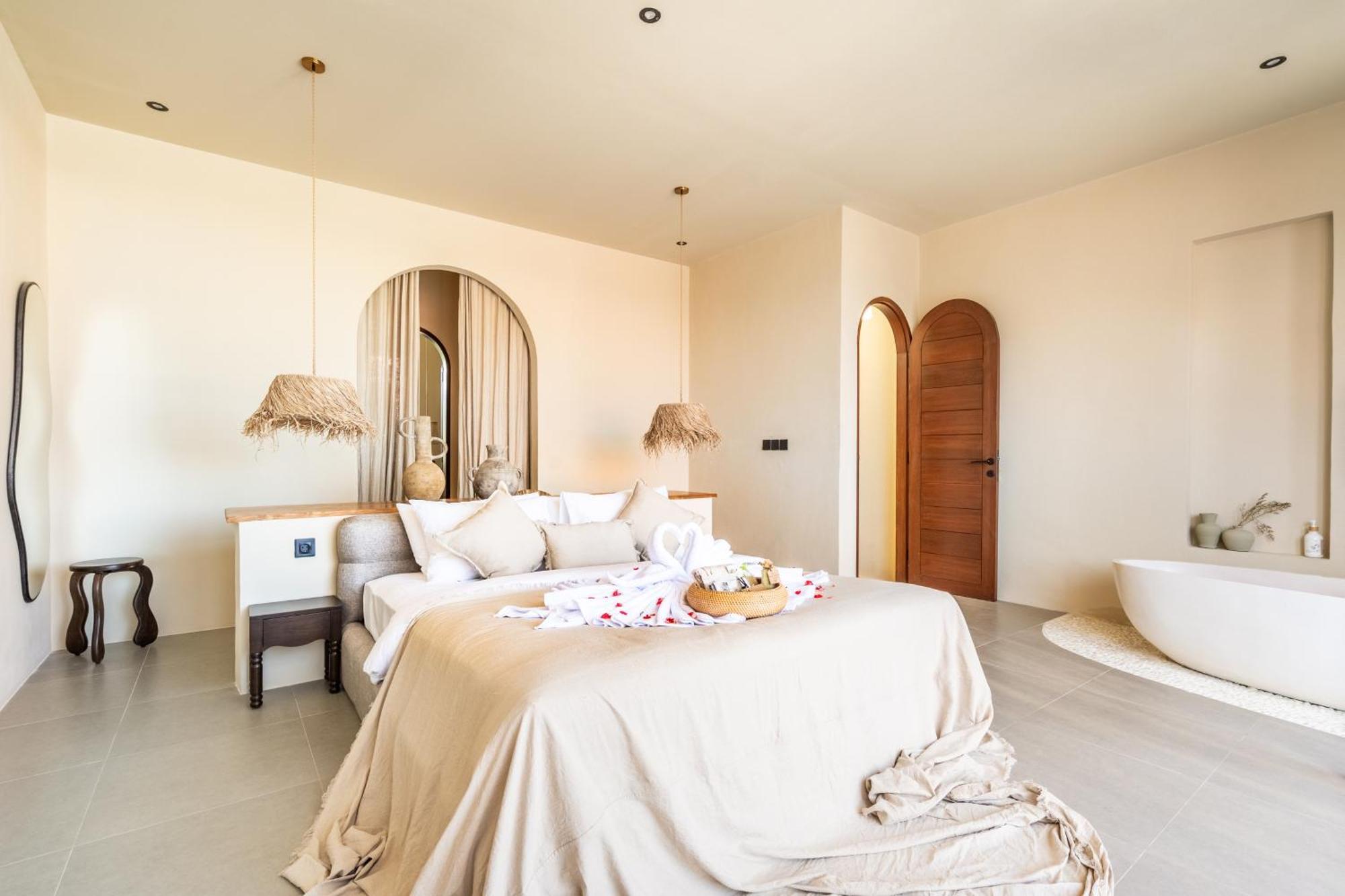 Villa Amani 3 New, Luxury, Mediterranean, Private Pool,
