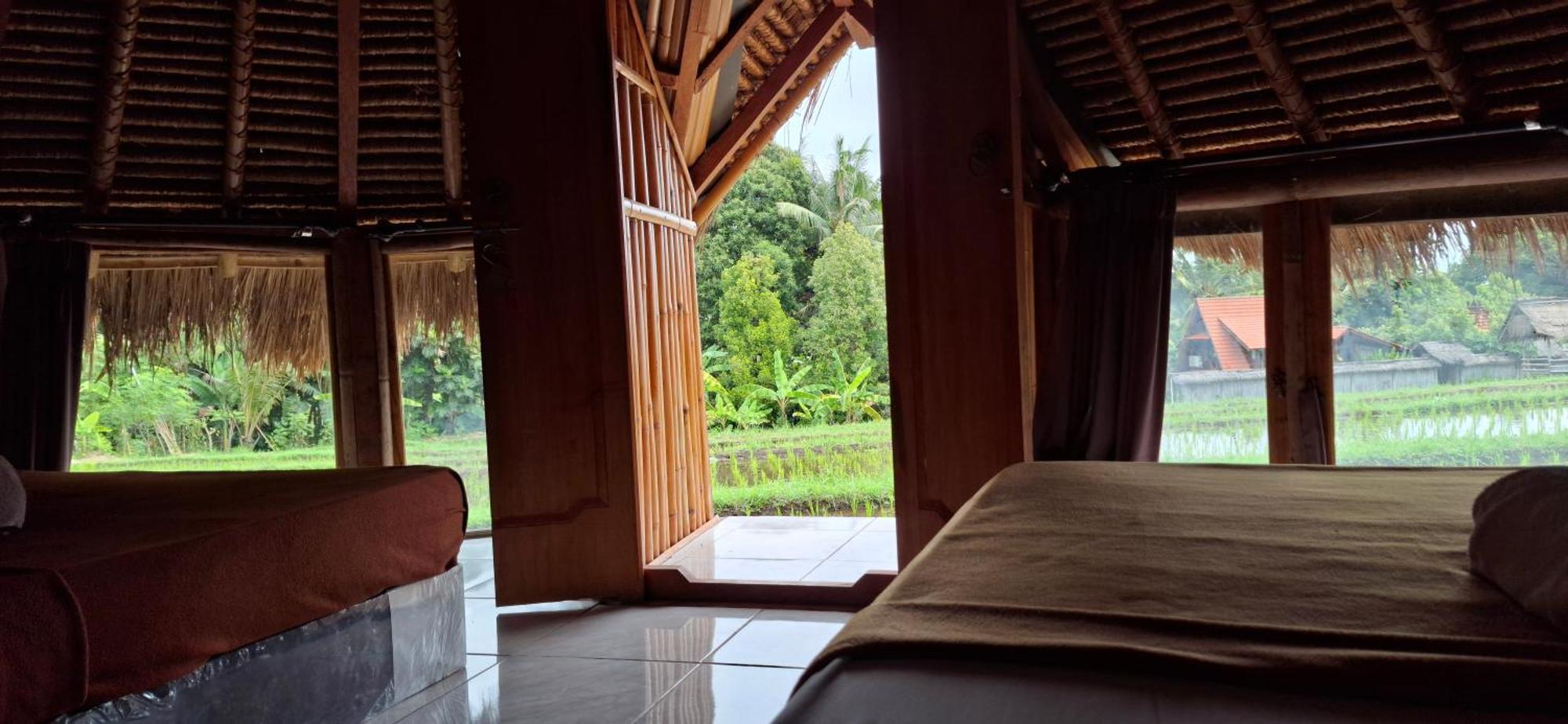 Uma Nirmala Aling-aling bahay-panuluyan Singaraja (Bali)