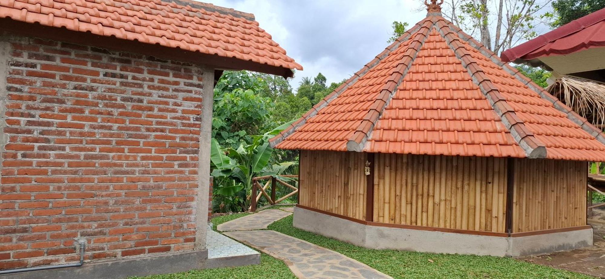 Uma Nirmala Aling-aling bahay-panuluyan Singaraja (Bali)