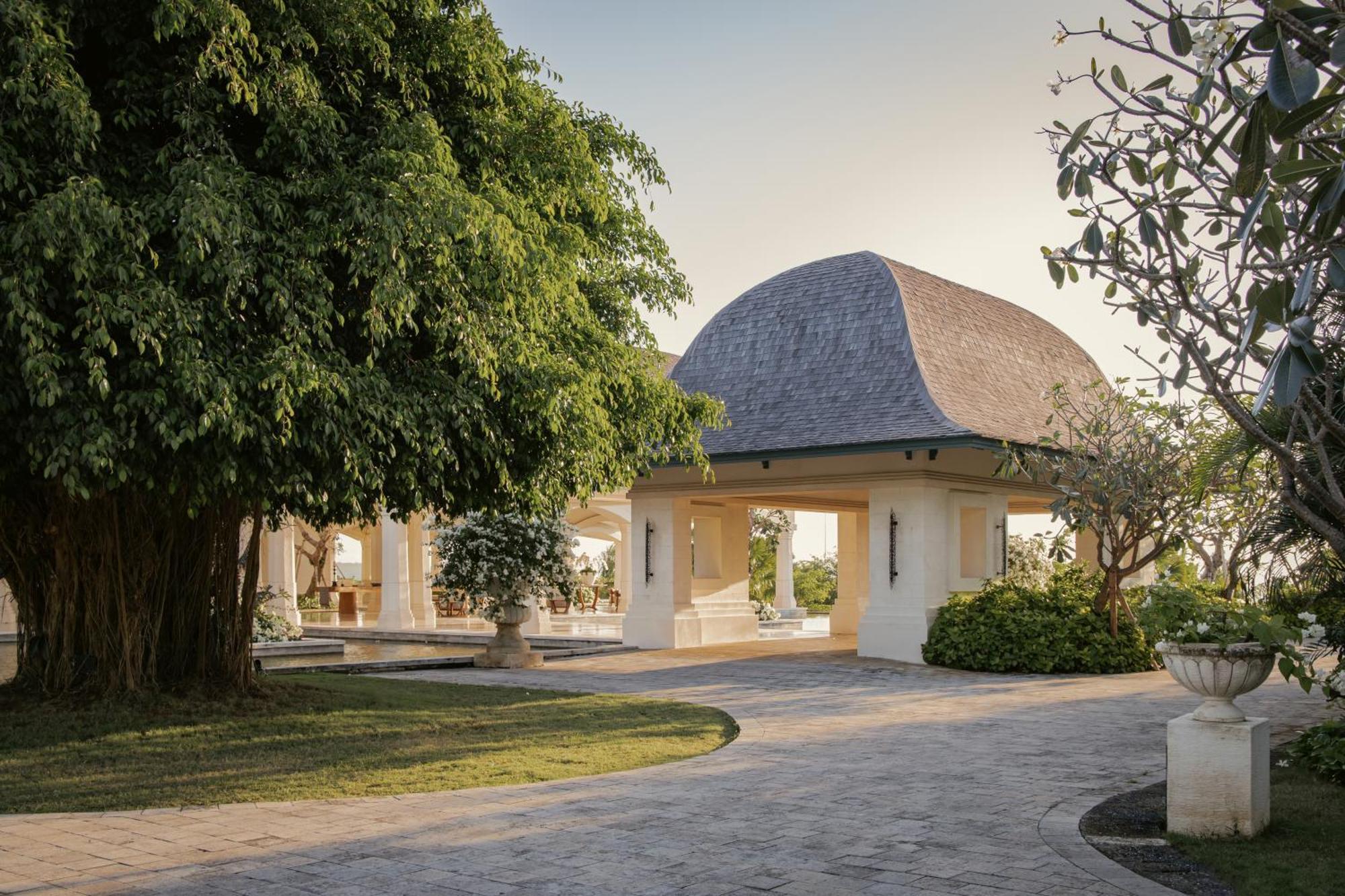 Resor Jumeirah Bali