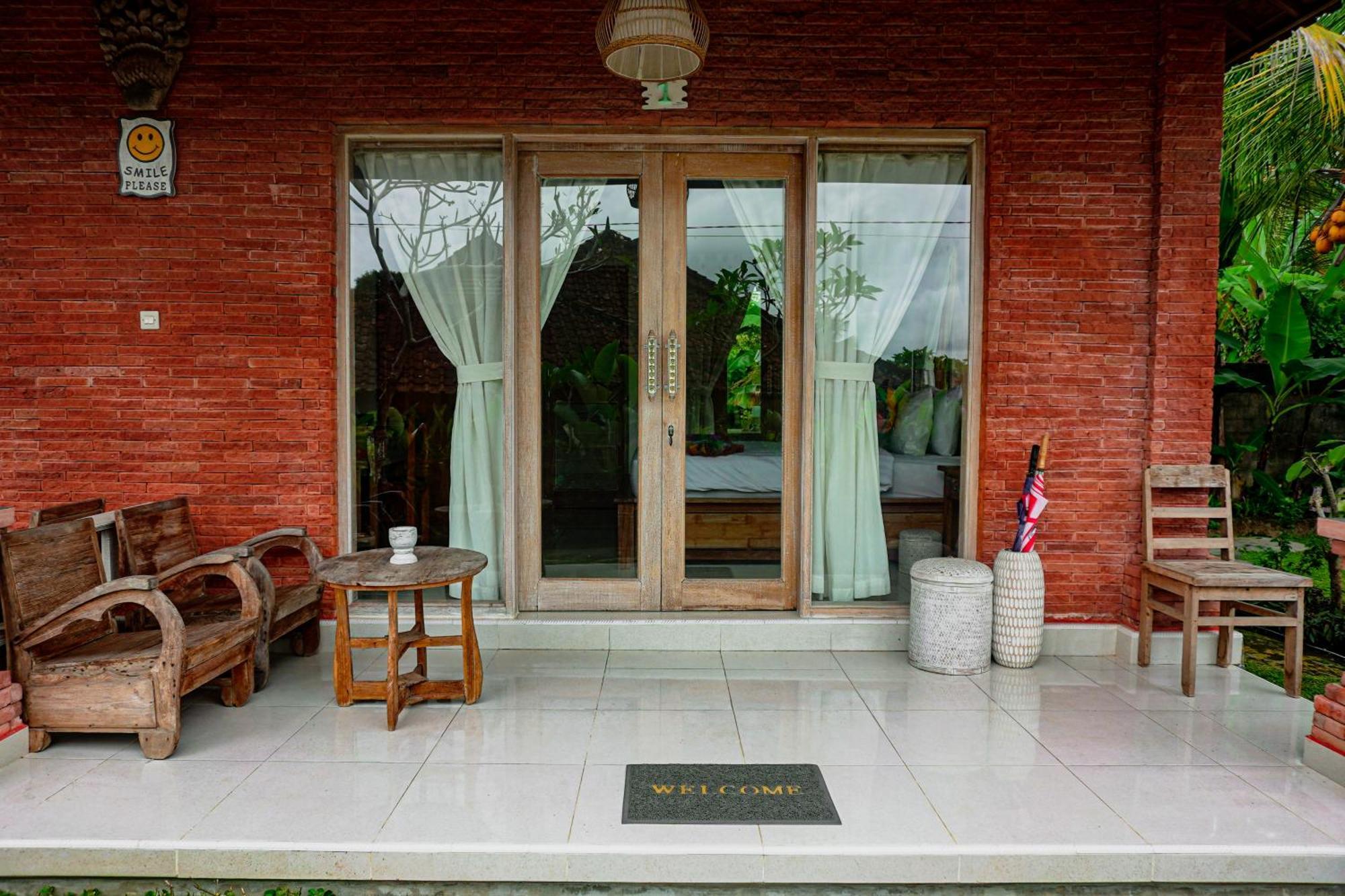 Kresna Asih House Guest house *