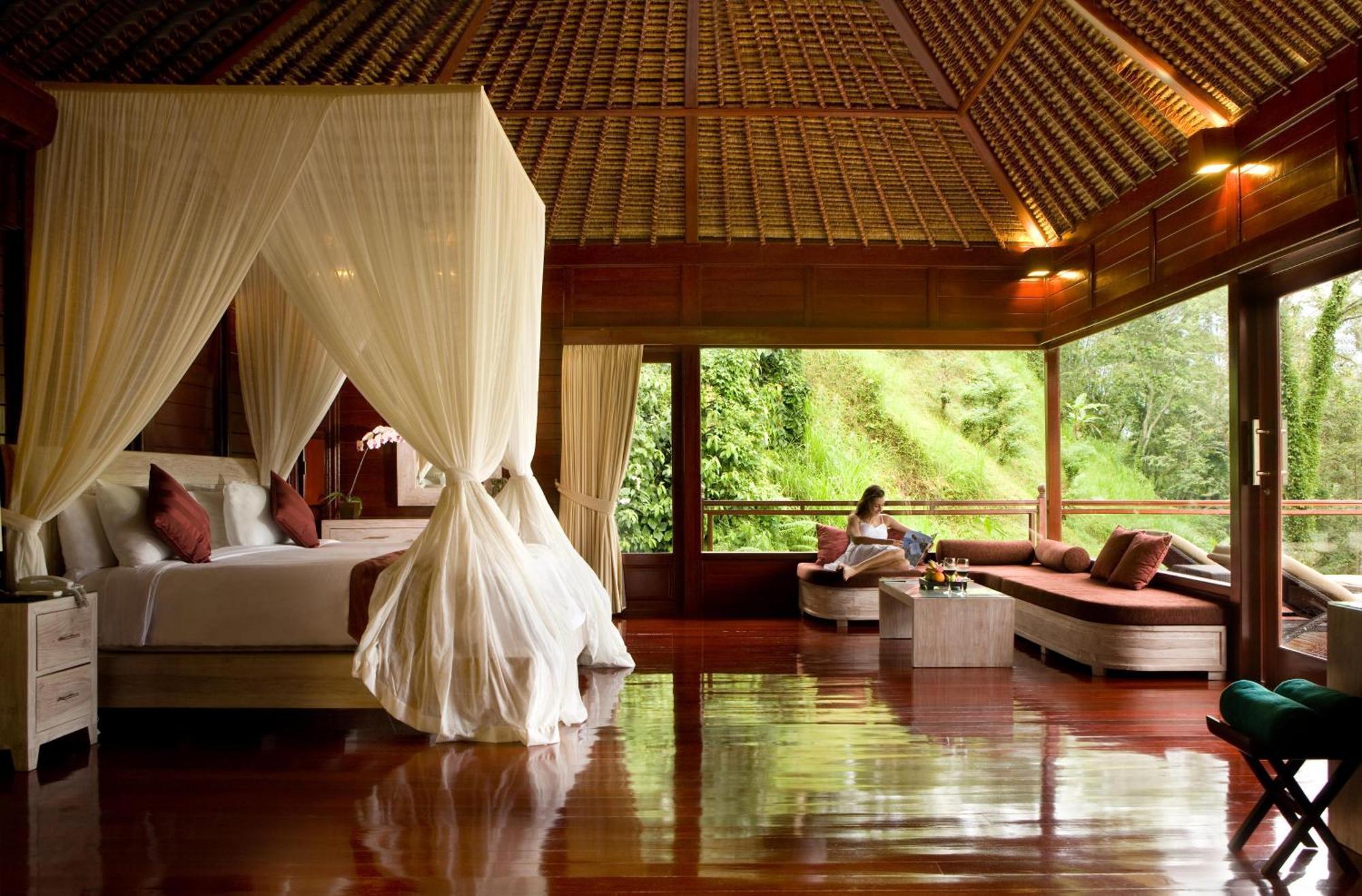 Kupu Kupu Barong And Tree By L'occitane 5*