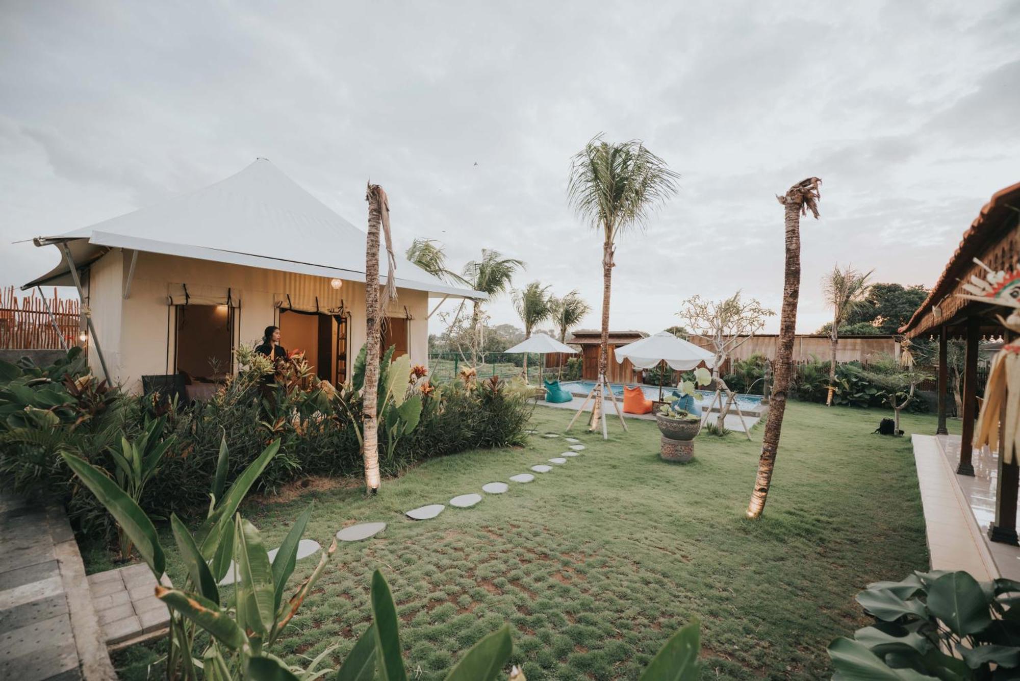 Paddy's Glamping Tenda mewah Munggu
