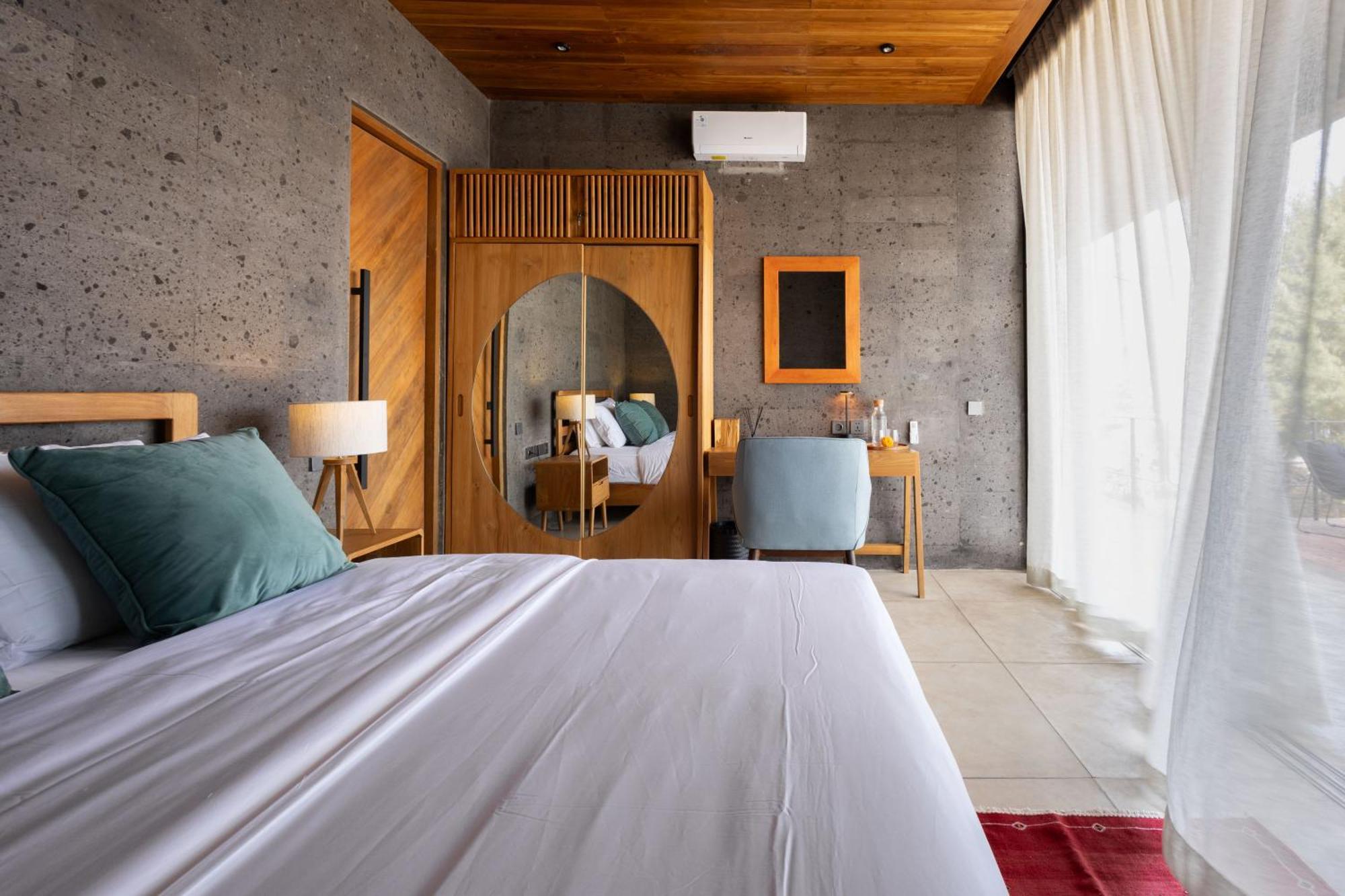 Ultimate Beachfront Cascade Balian