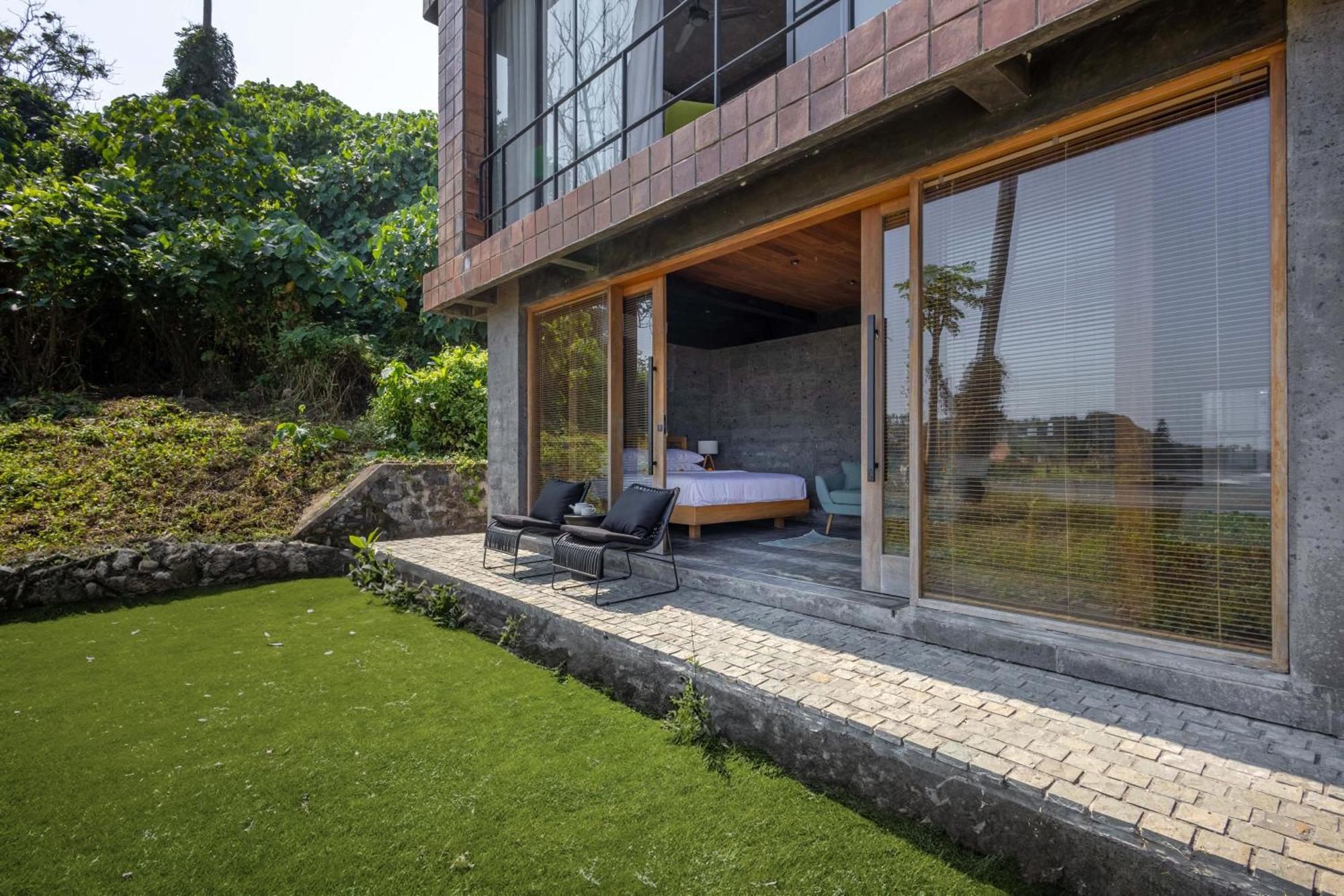 Ultimate Beachfront Cascade Villa Balian