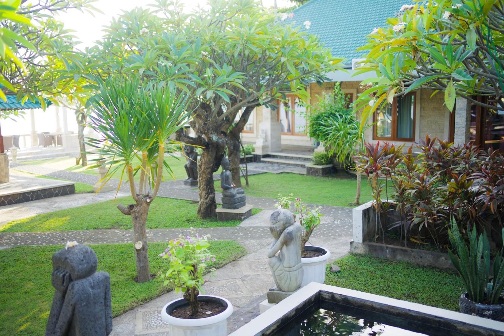 Poinciana 3*