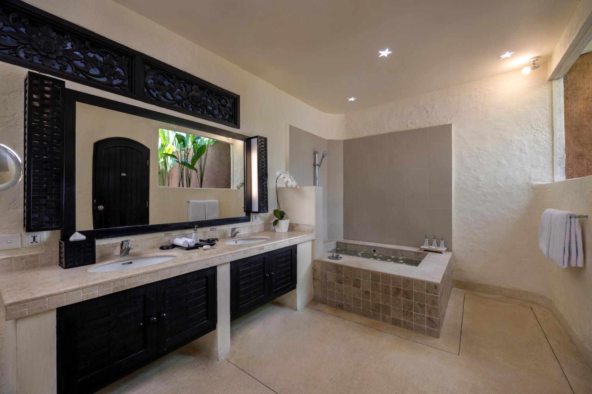 Impiana Private - Chse Certified Villa Seminyak (Bali)