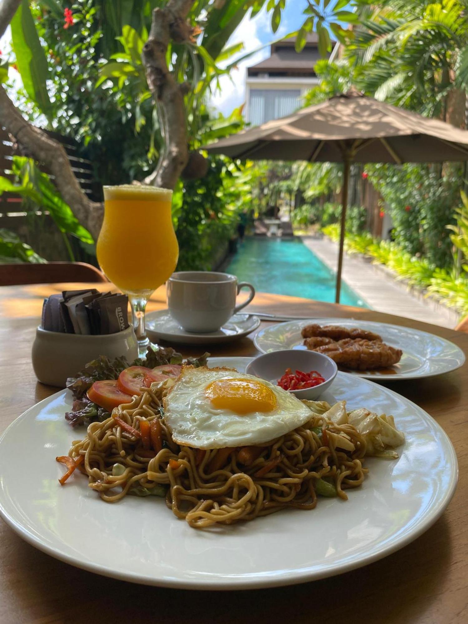 Djabu Seminyak 4*
